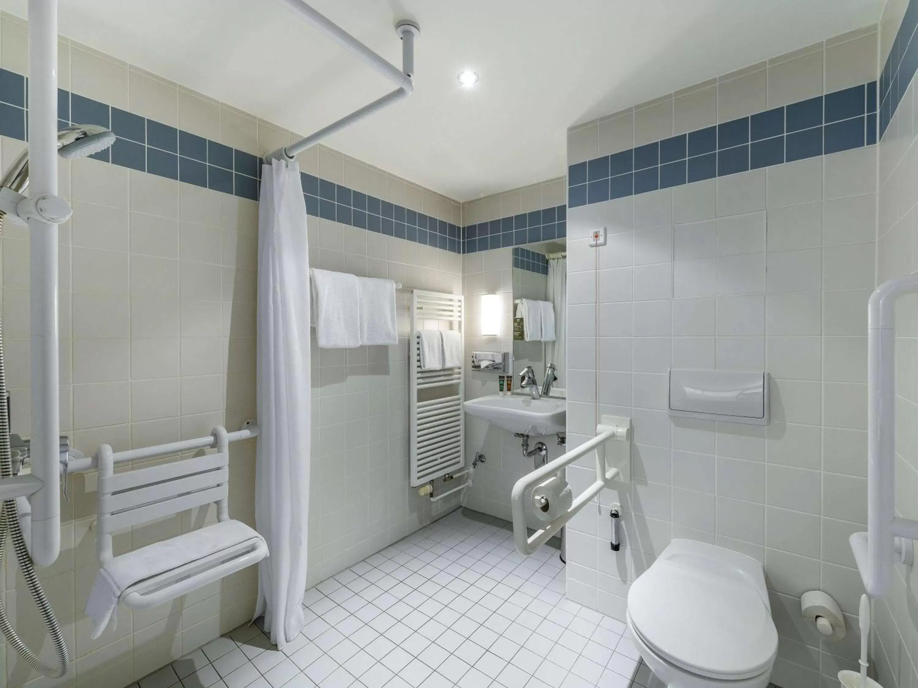 Photo of the whole room, Bathroom in Novotel Suites Berlin City Potsdamer Platz