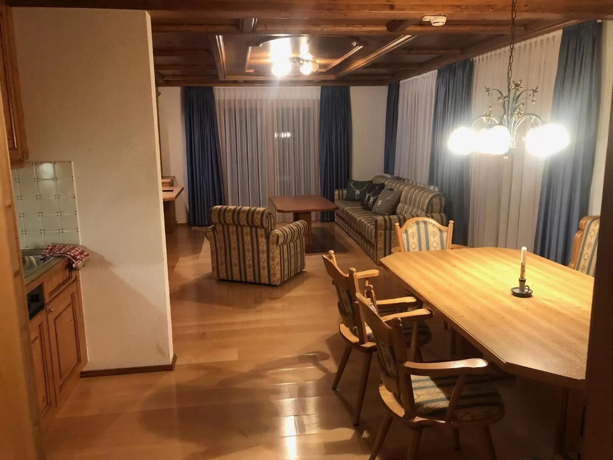 Living room, Dining Area in Alpenhotel Widderstein