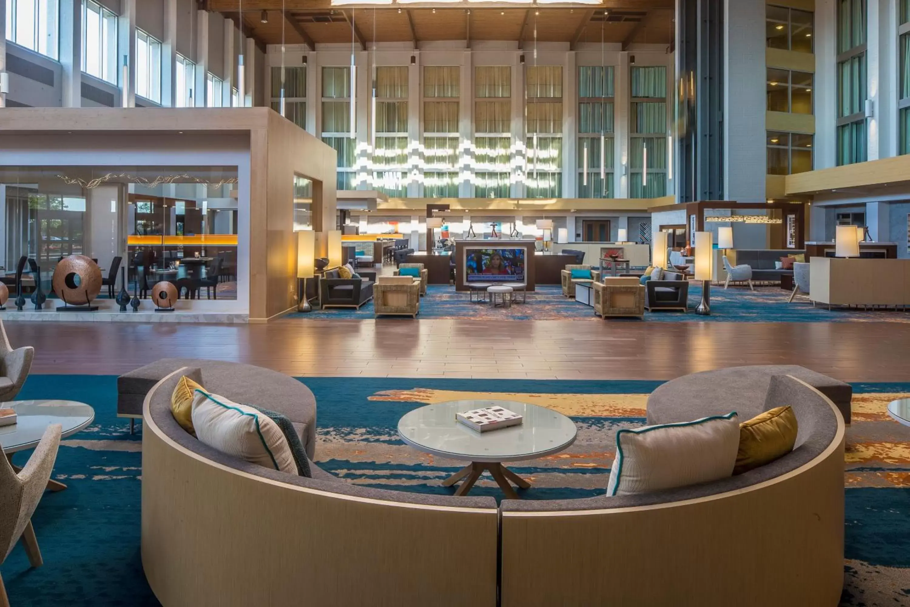 Lobby or reception, Lounge/Bar in DoubleTree by Hilton Pittsburgh - Cranberry