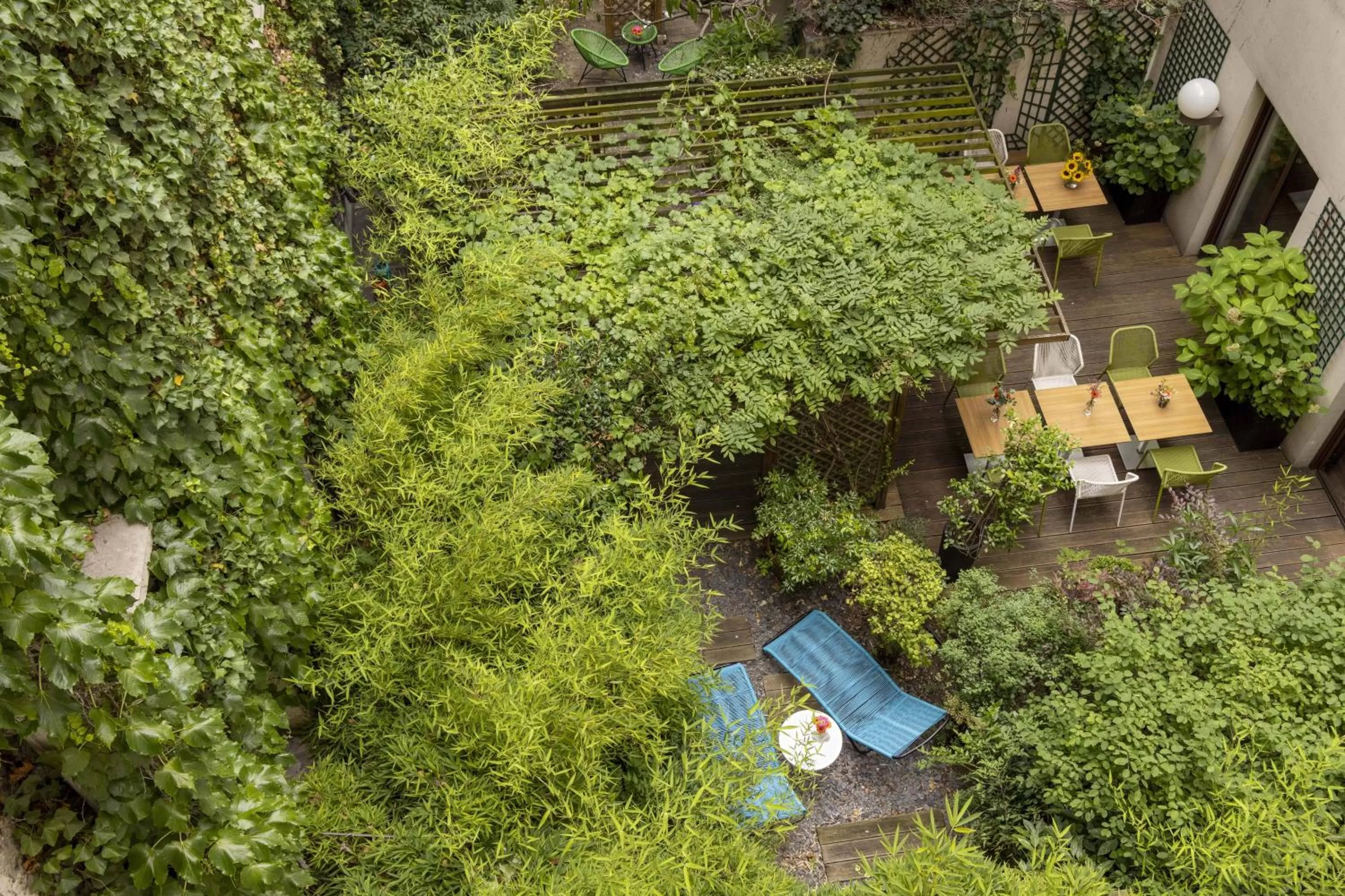 Garden view in Hotel Paris Louis Blanc
