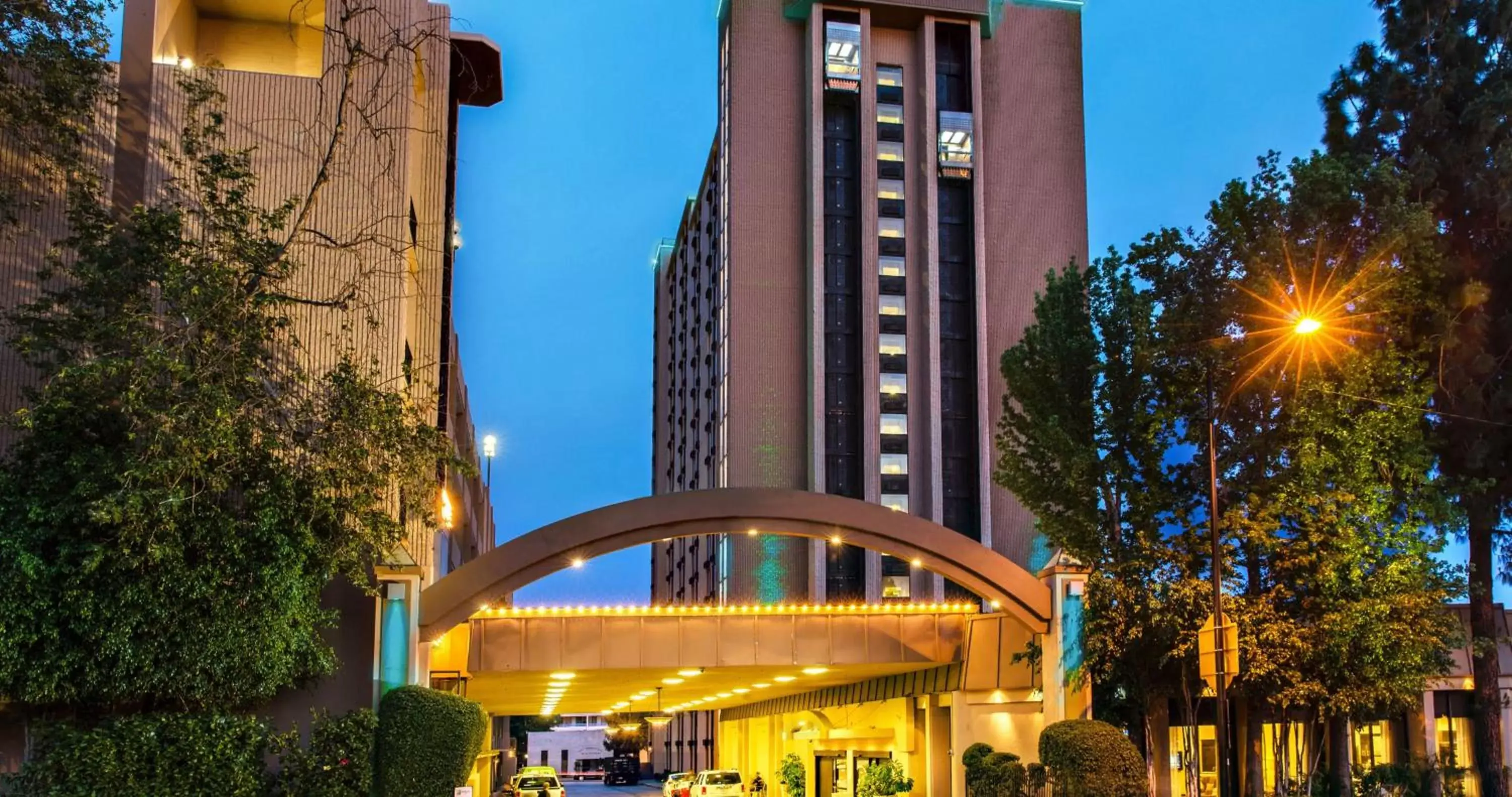 Property Building in Hotel Burbank