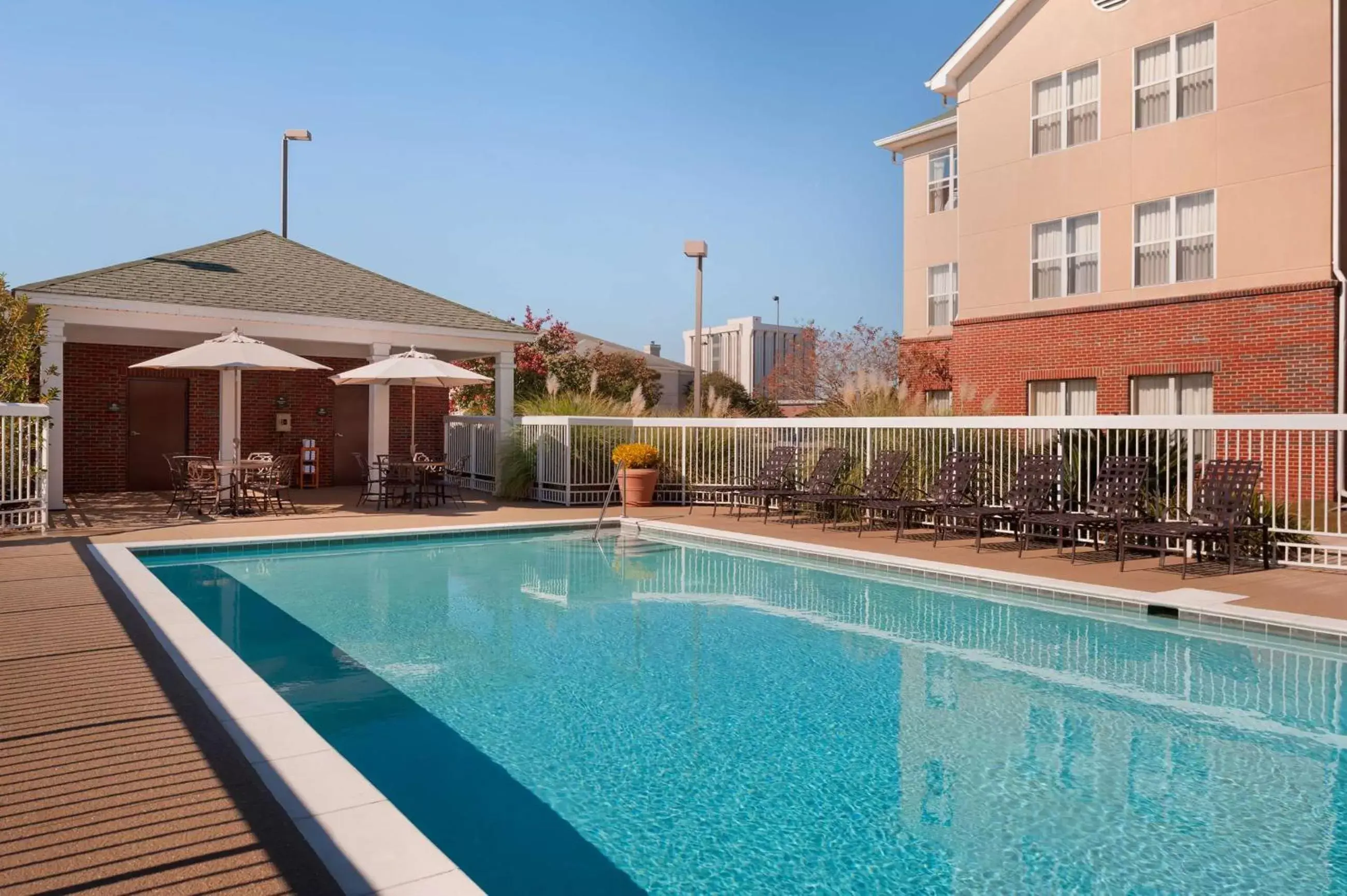 Pool view, Swimming Pool in Homewood Suites by Hilton Baton Rouge