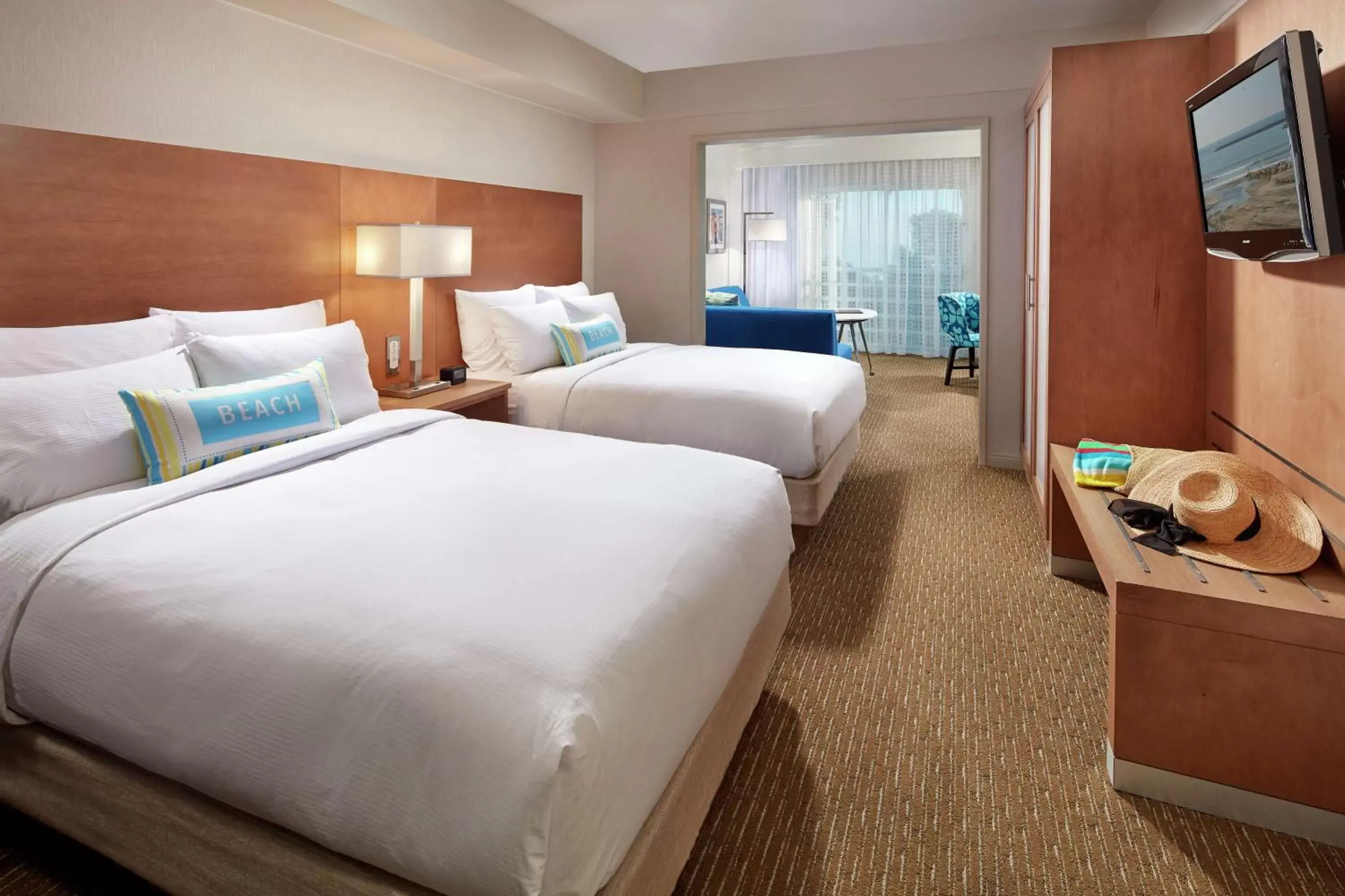 Bedroom, Bed in DoubleTree Suites by Hilton Doheny Beach
