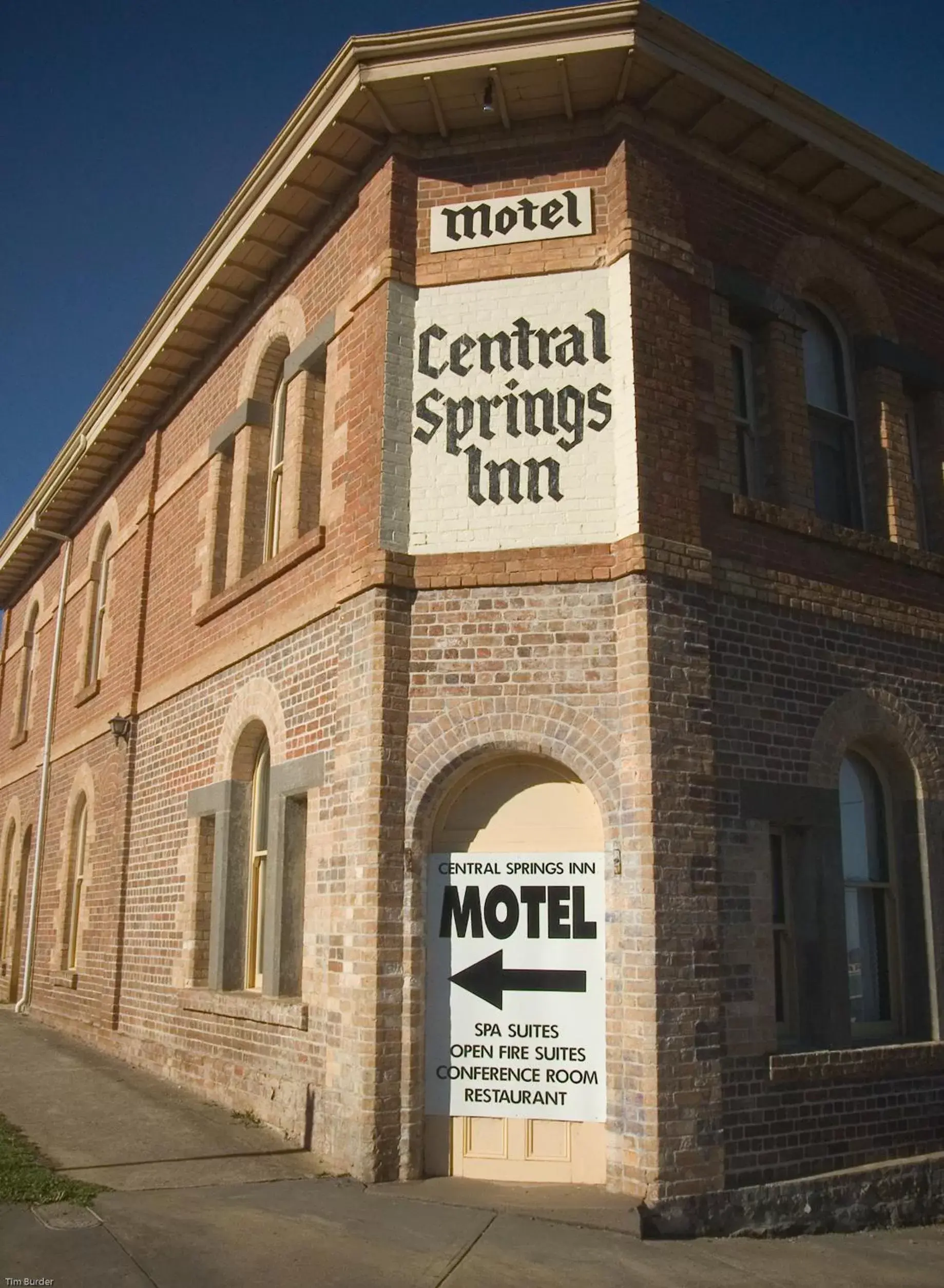 Facade/entrance, Property Building in Central Springs Inn