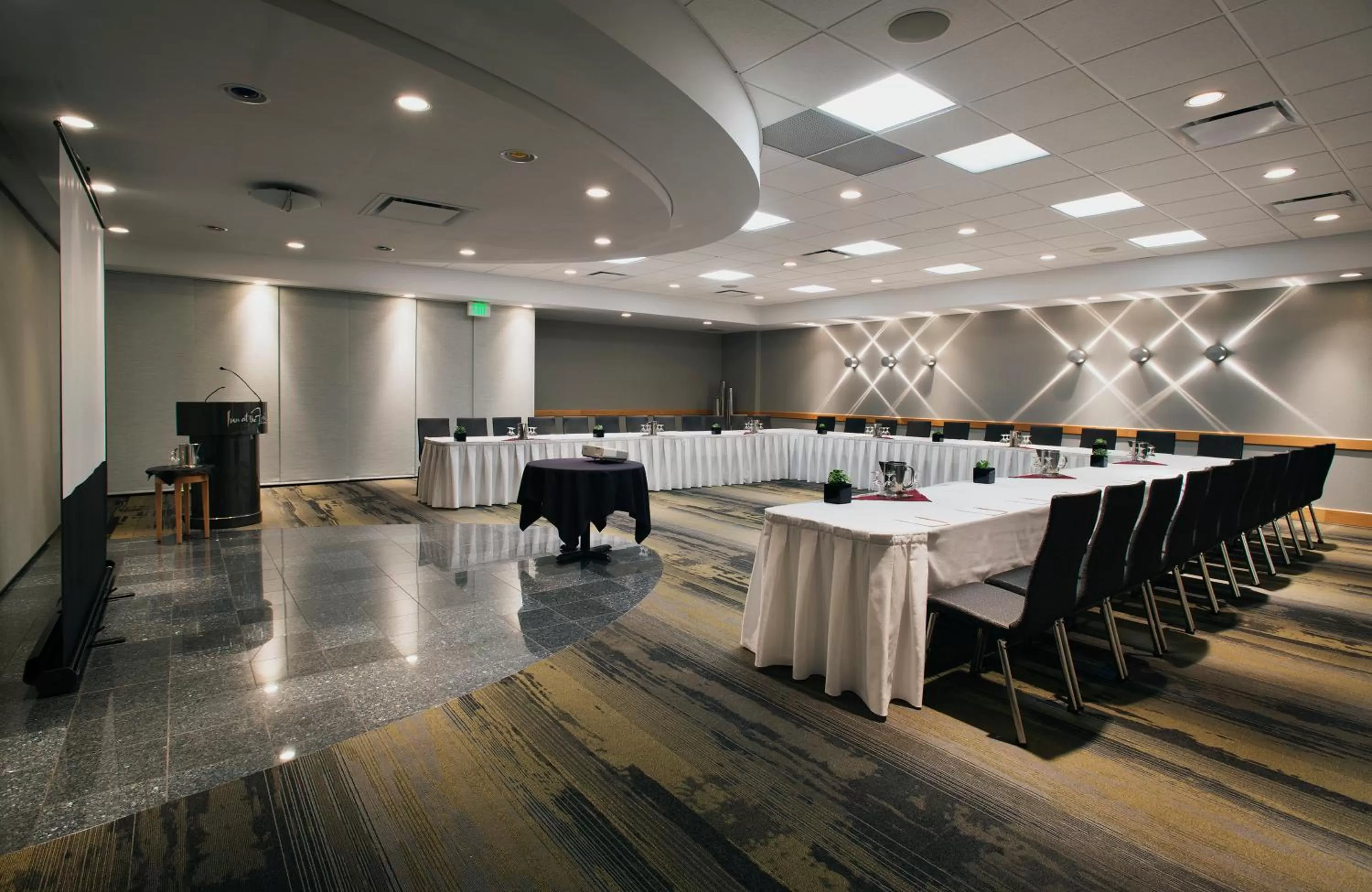 Business facilities in Inn at the Forks