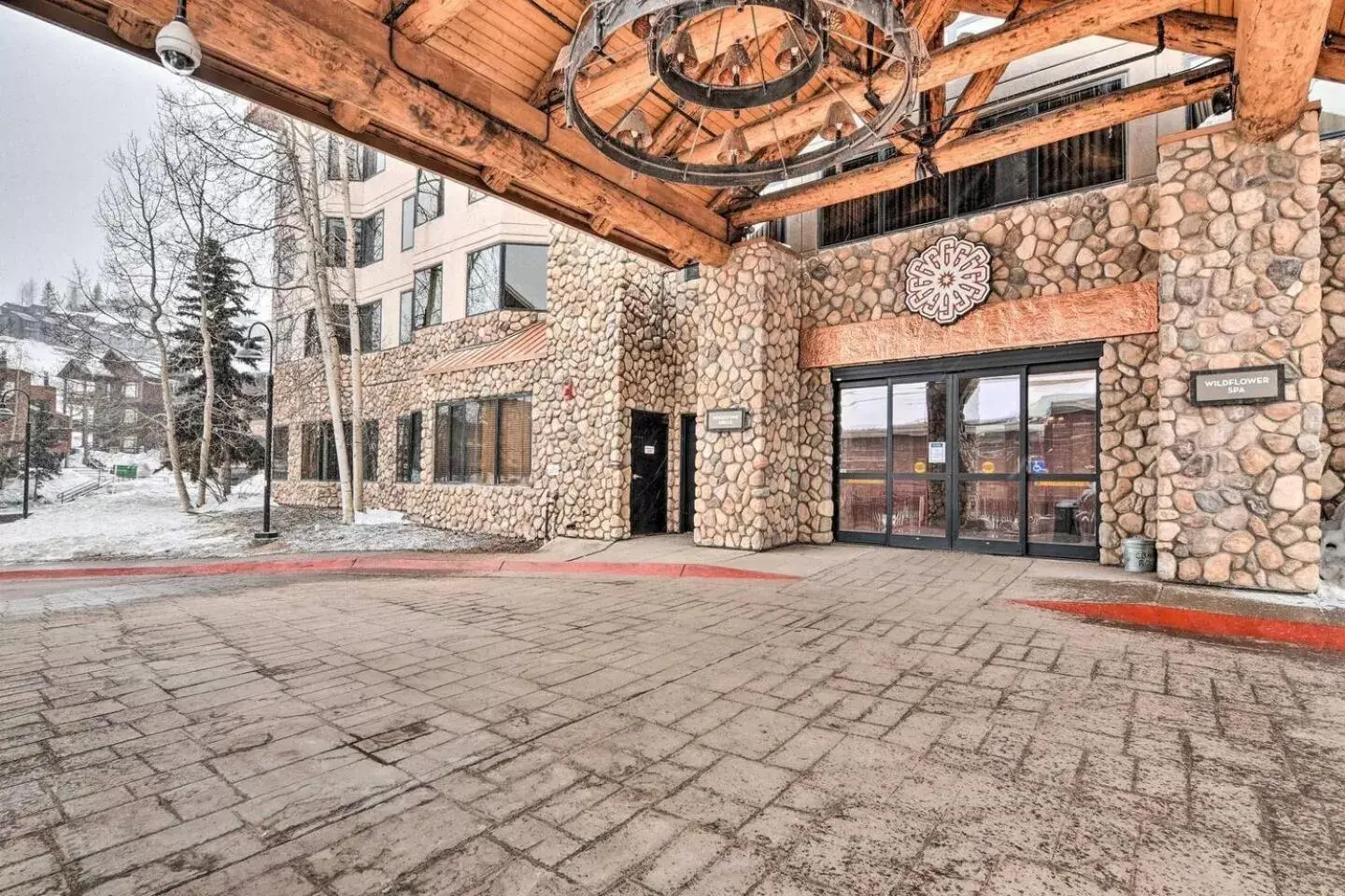 Property building in Grand Lodge Crested Butte