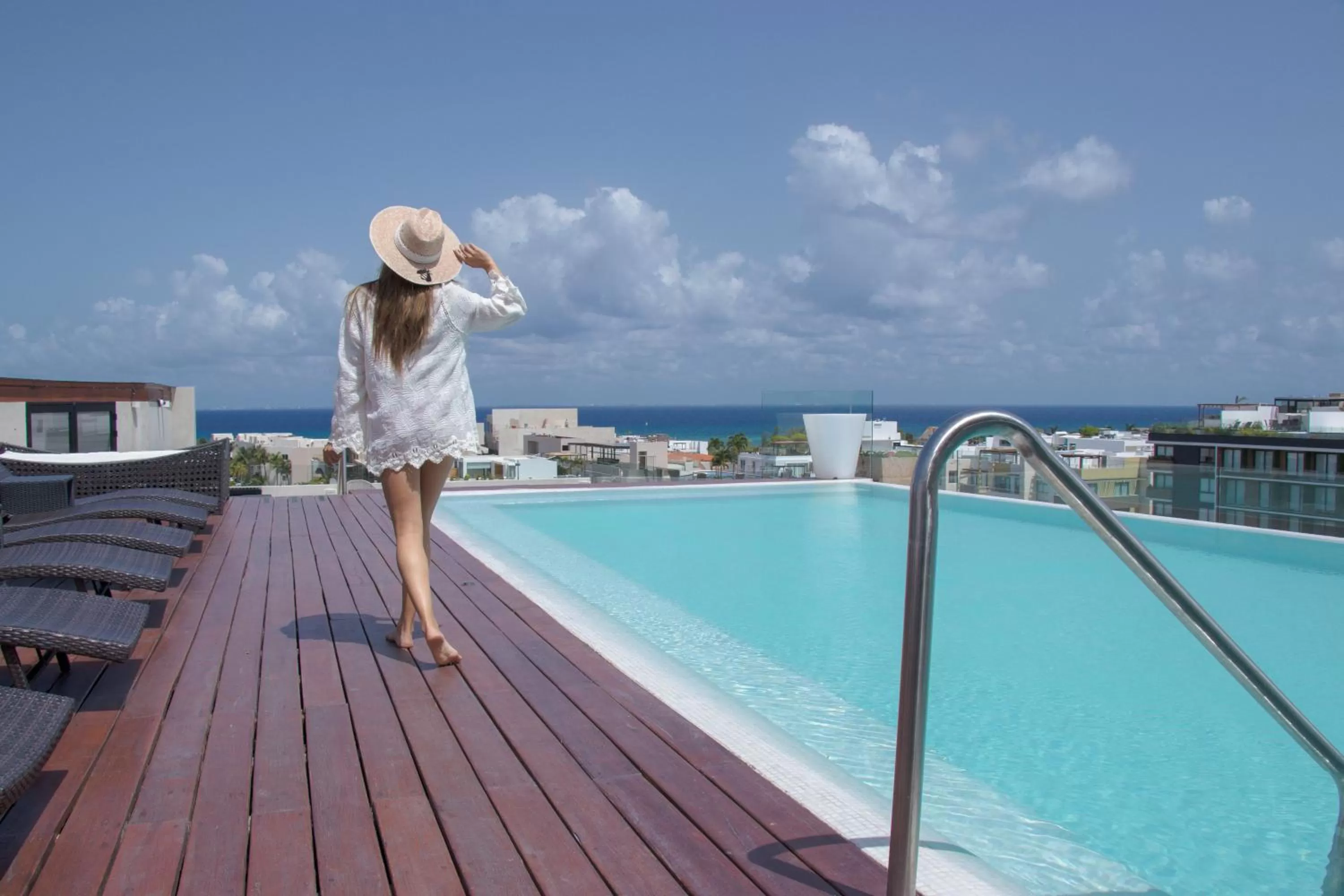 Swimming pool in Macondo Quinta Avenida Residences