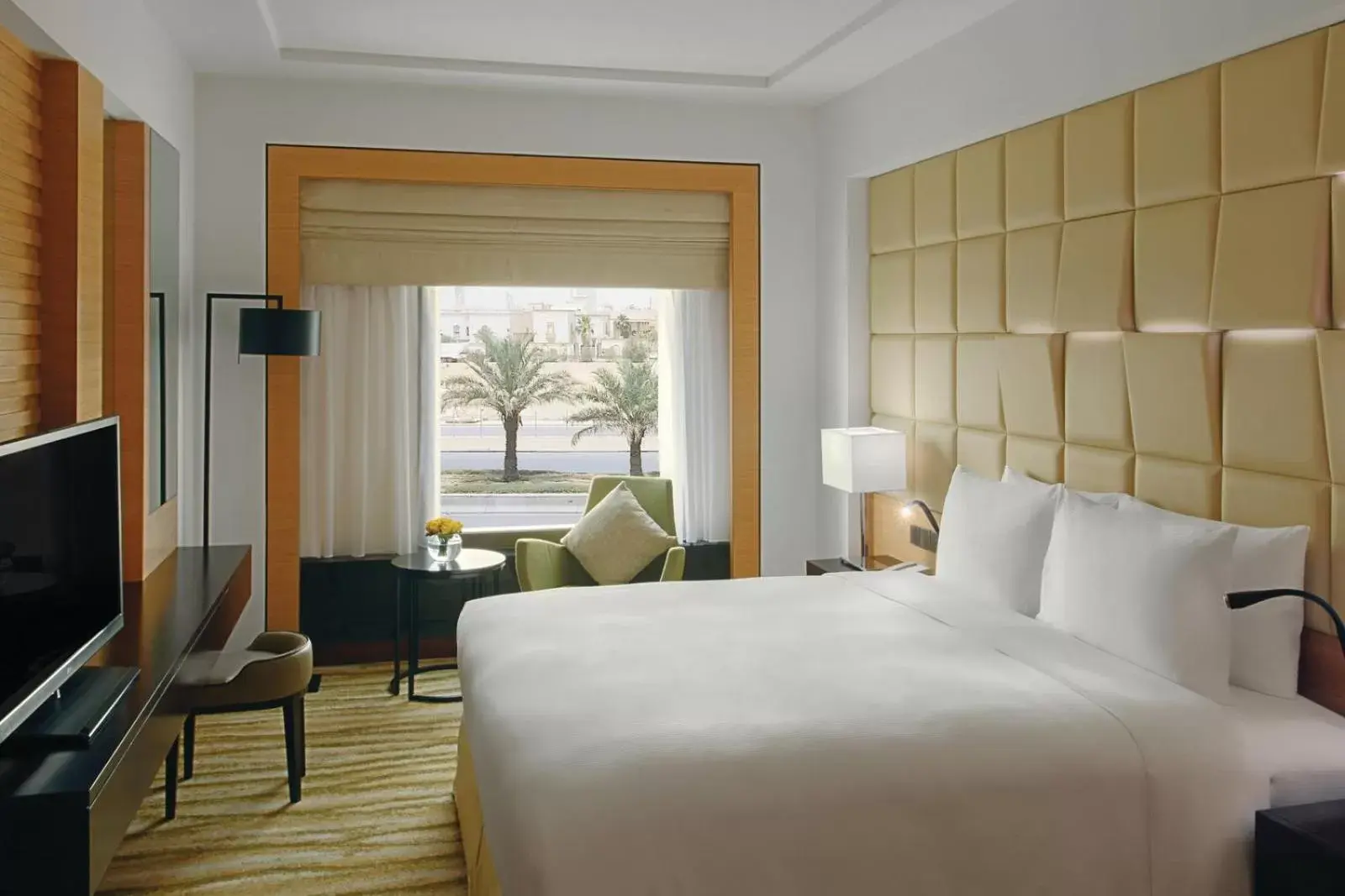 Bed in DoubleTree by Hilton Hotel Riyadh - Al Muroj Business Gate