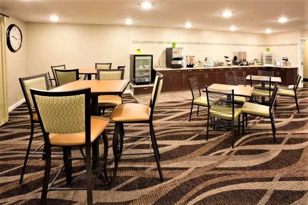 Other, Restaurant/Places to Eat in AmeriVu Inn and Suites - Chisago City
