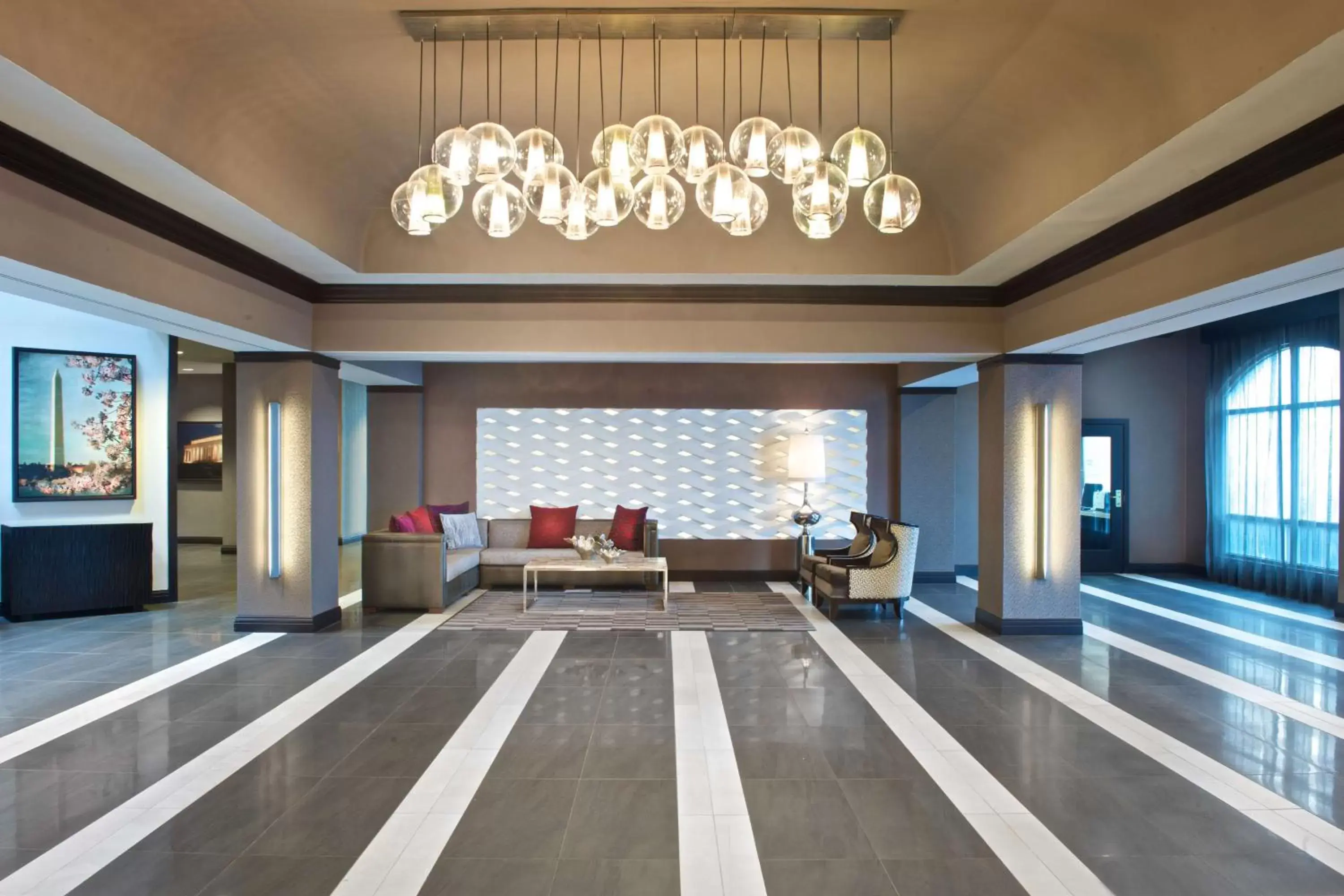 Lobby or reception, Lobby/Reception in Embassy Suites by Hilton Dulles Airport