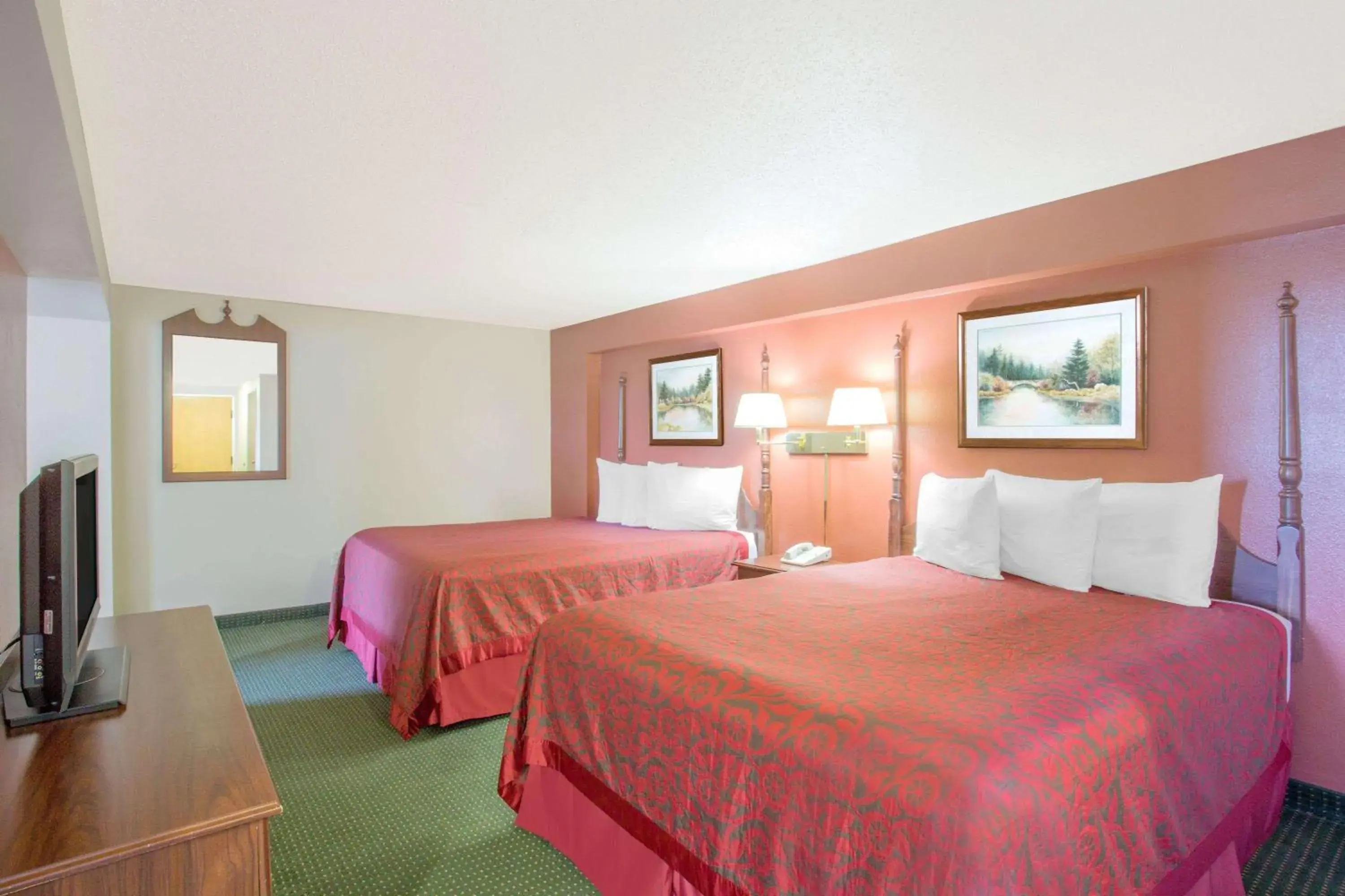 Photo of the whole room, Bed in Days Inn by Wyndham Custer