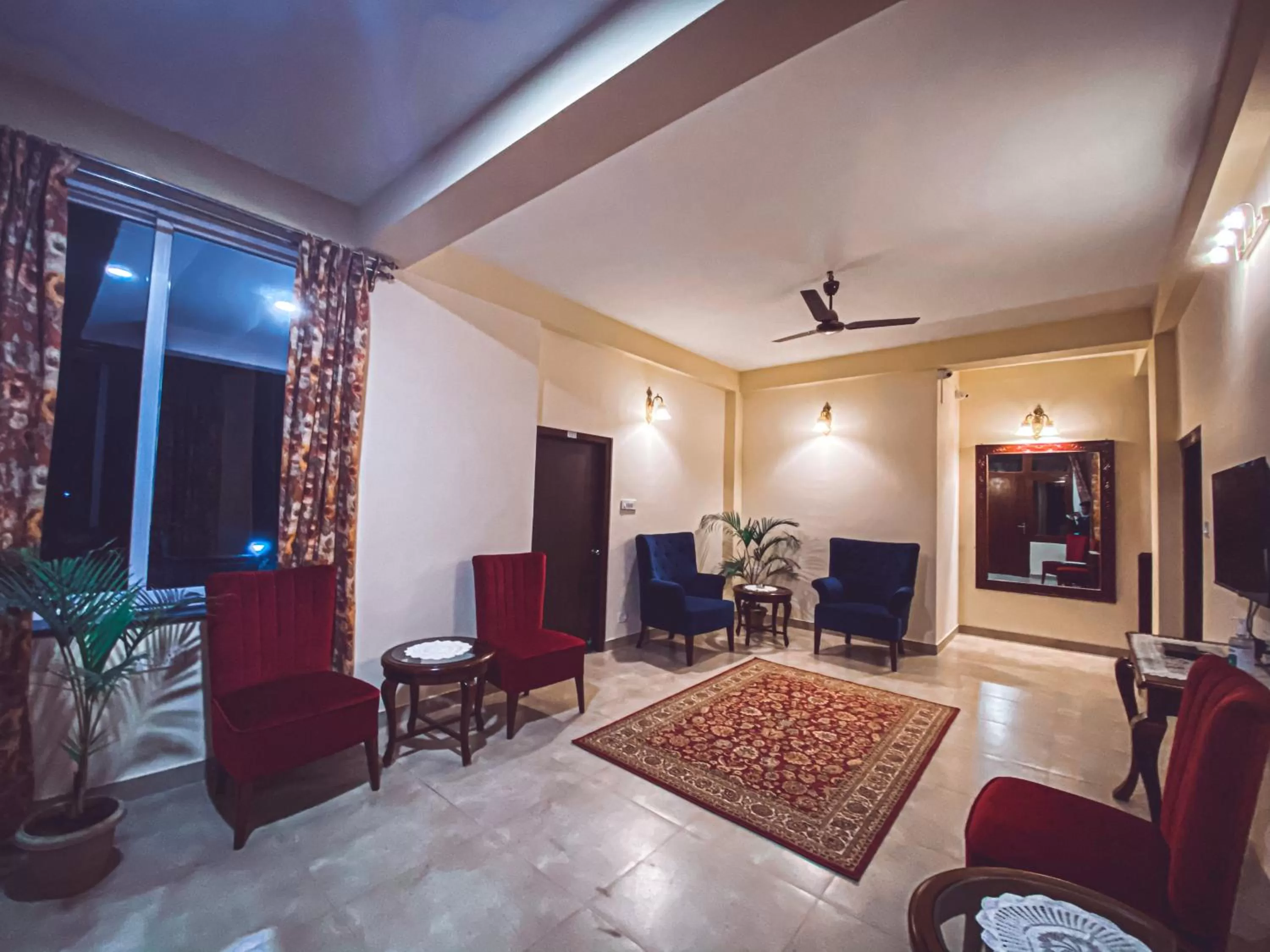 Seating Area in Windermere Inn