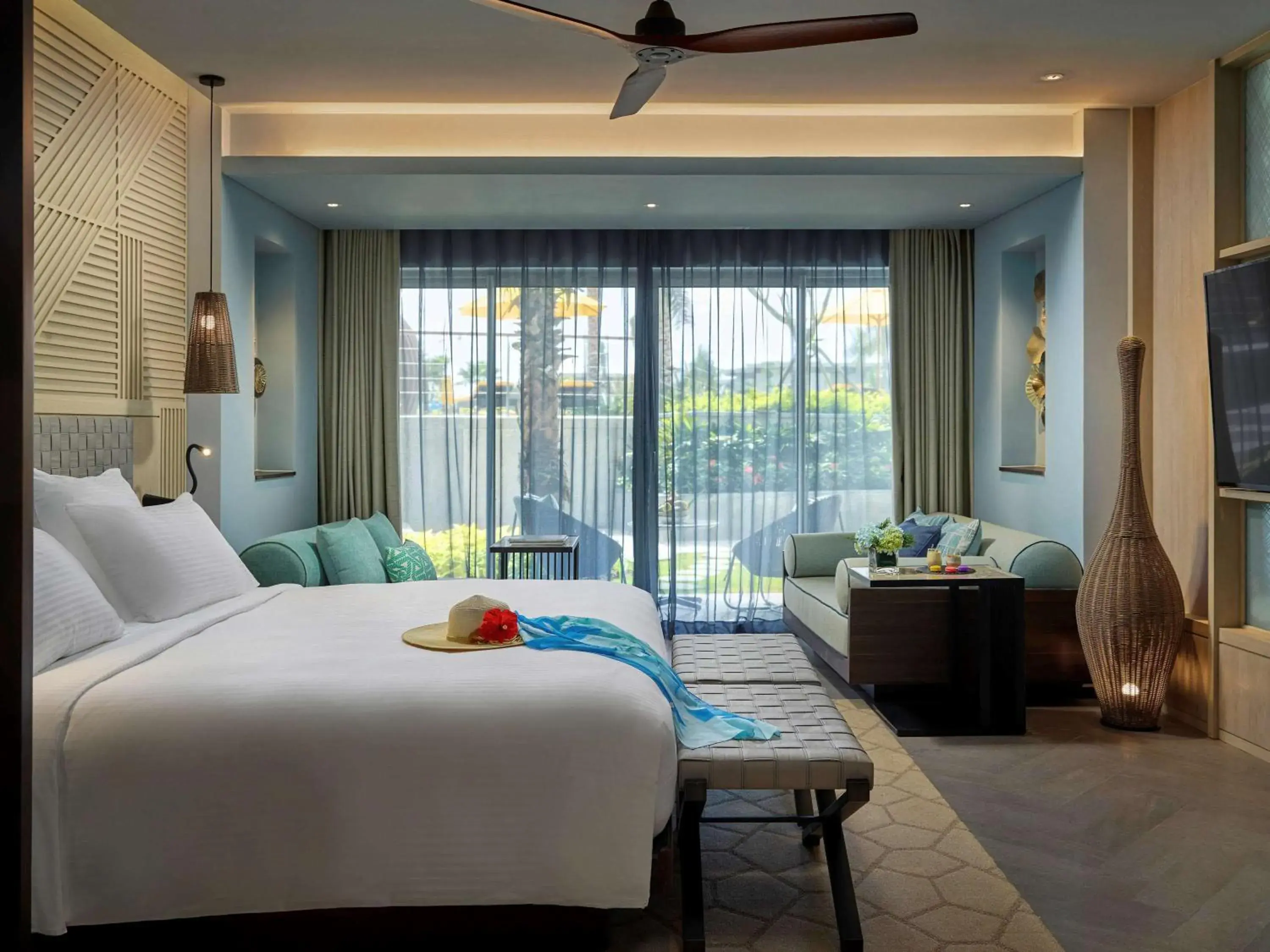 Bed in Pullman Phu Quoc Beach Resort