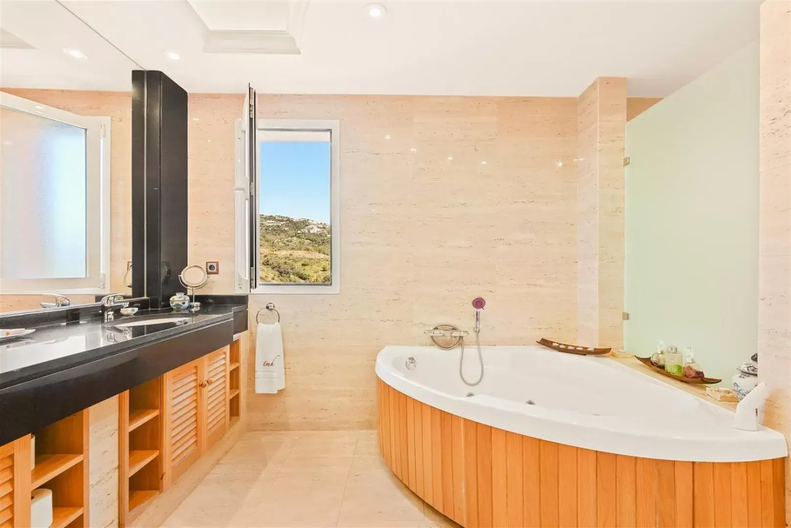 Hot Tub, Bathroom in The Marbella Heights Boutique Hotel