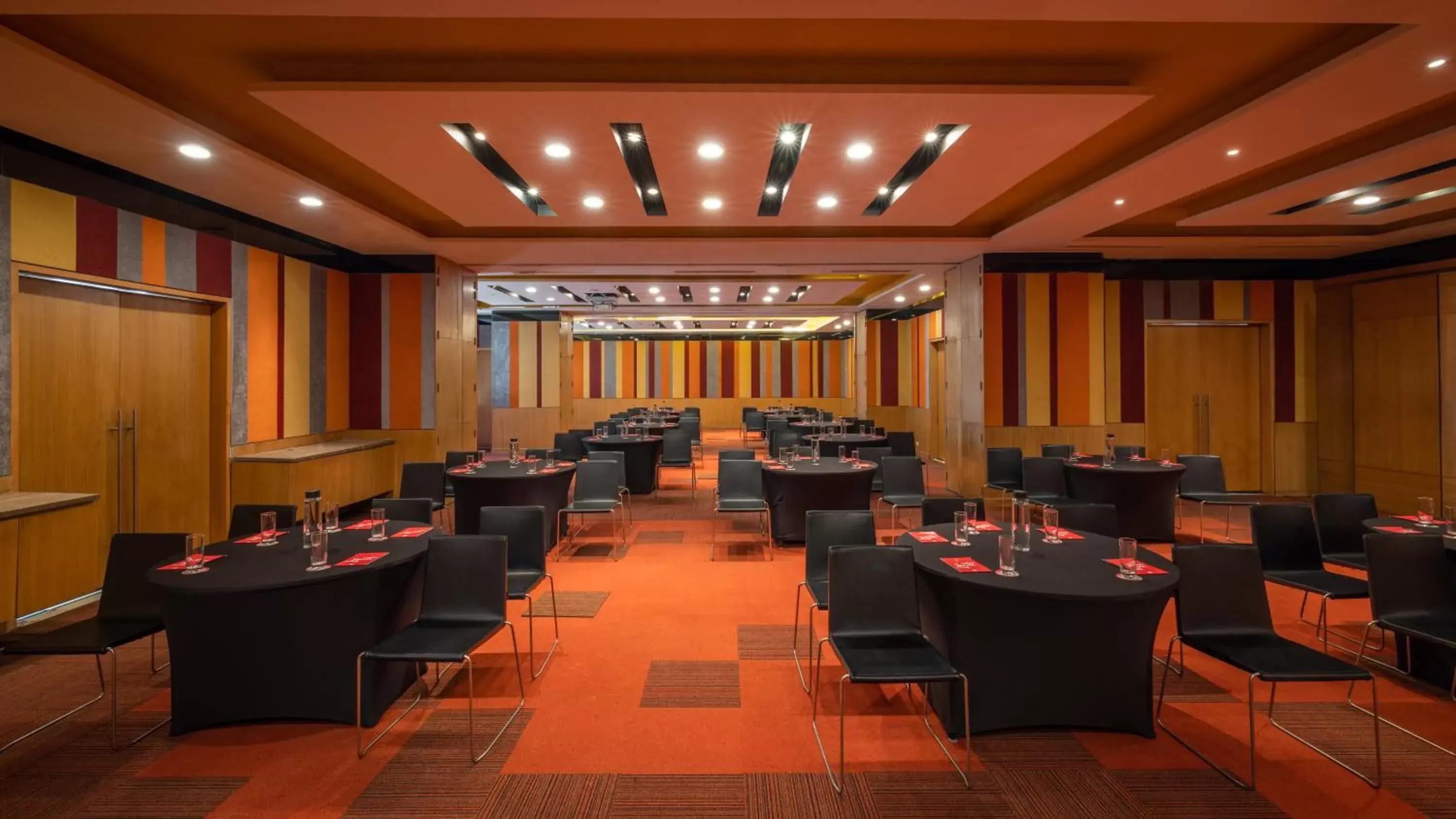 Meeting/conference room, Restaurant/Places to Eat in ibis New Delhi Aerocity - An AccorHotels Brand