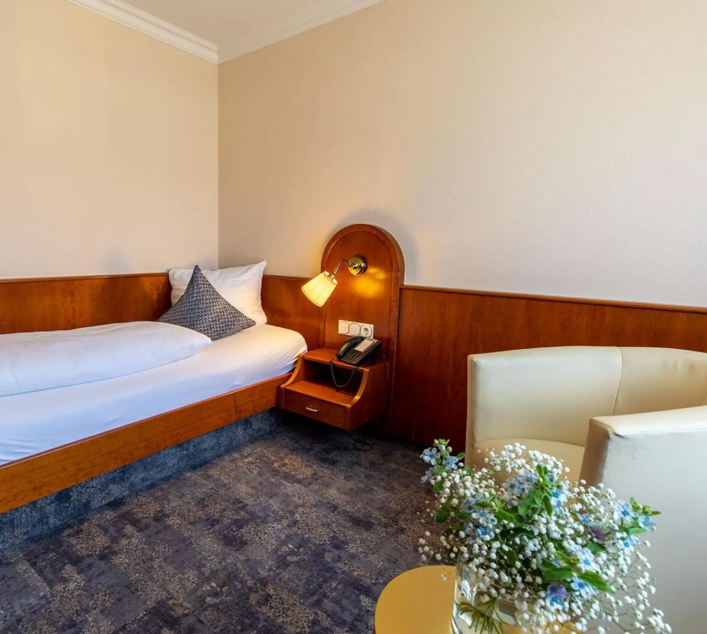 Photo of the whole room, Bed in Parkhotel