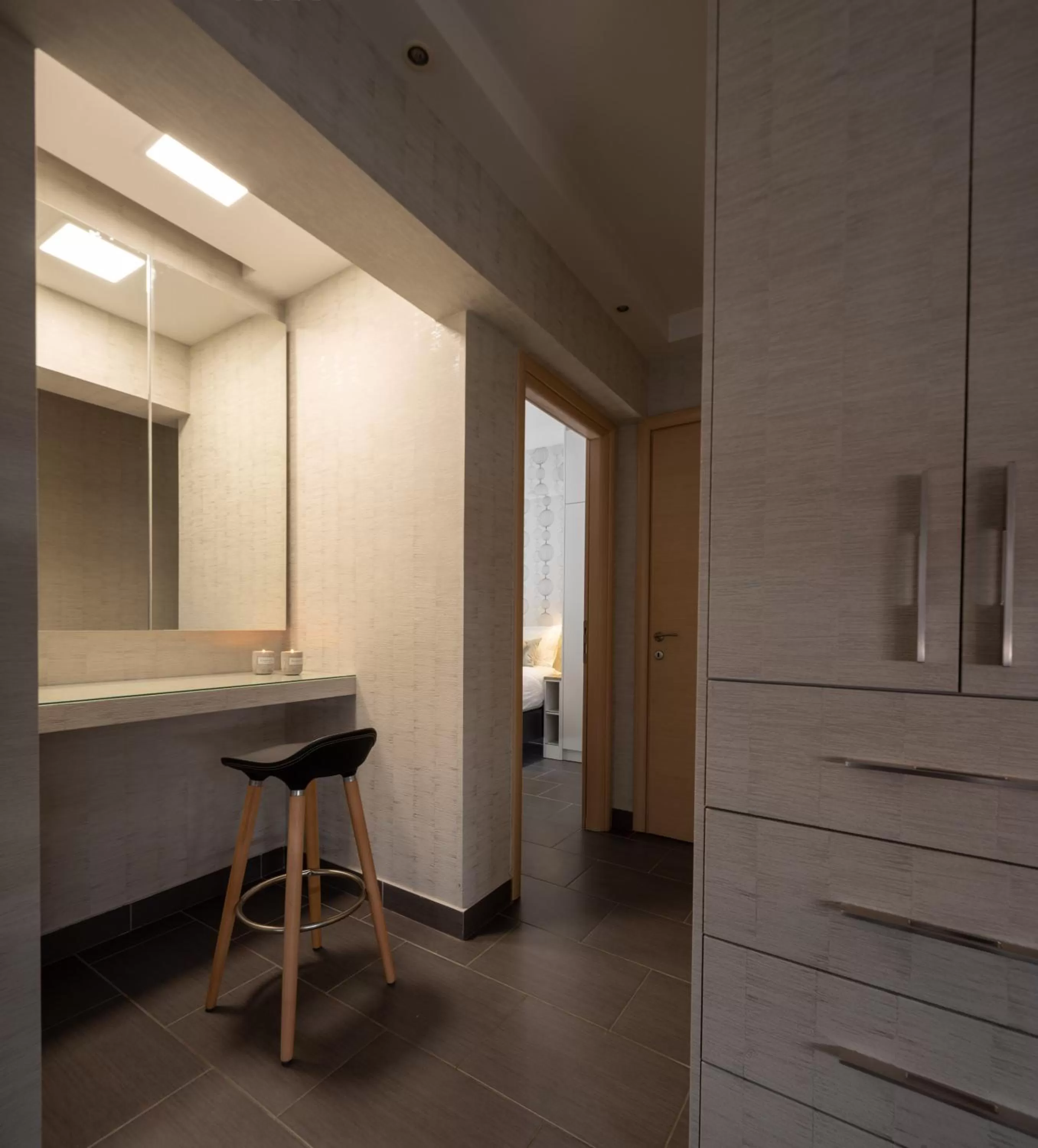 Area and facilities in 12 Keys Athens Apartments