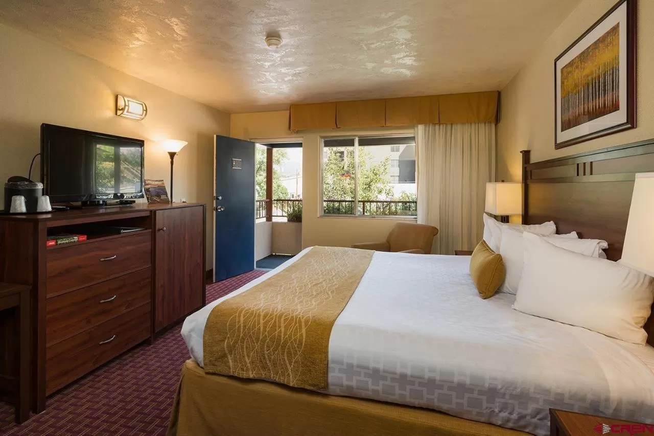 Single Room with Balcony - single occupancy in The Durango Lodge