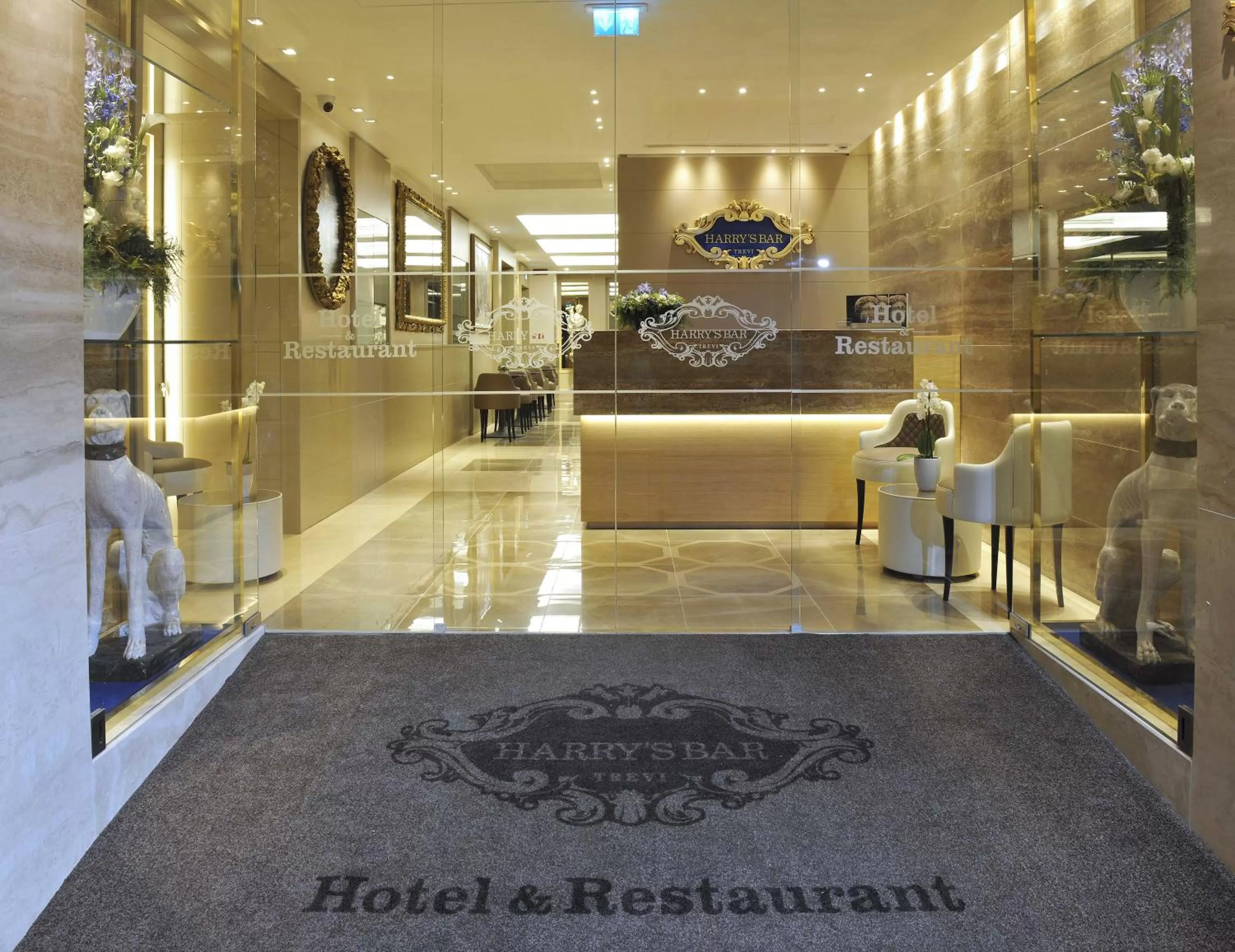 Facade/entrance in Harry's Bar Trevi Hotel & Restaurant