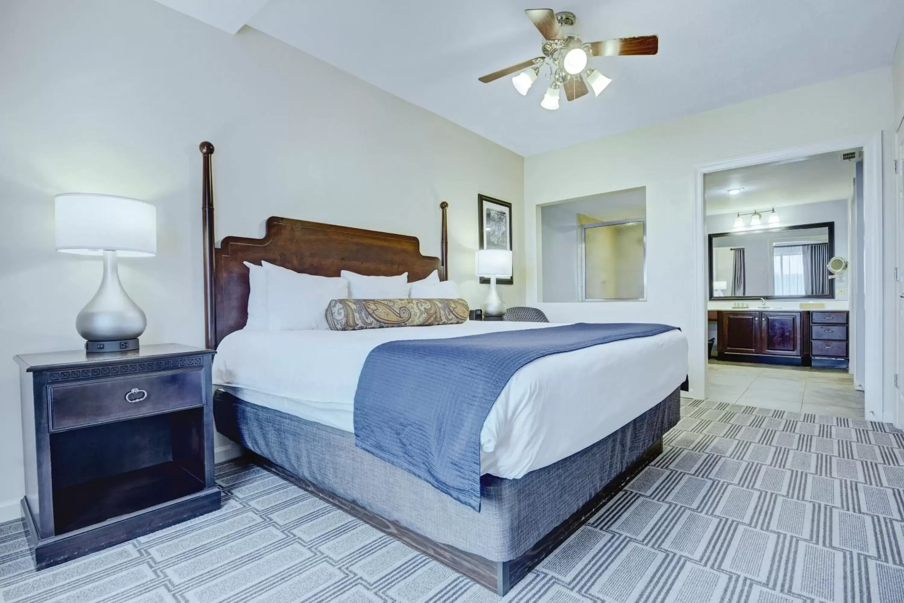 One-Bedroom Suite in Club Wyndham Old Town Alexandria