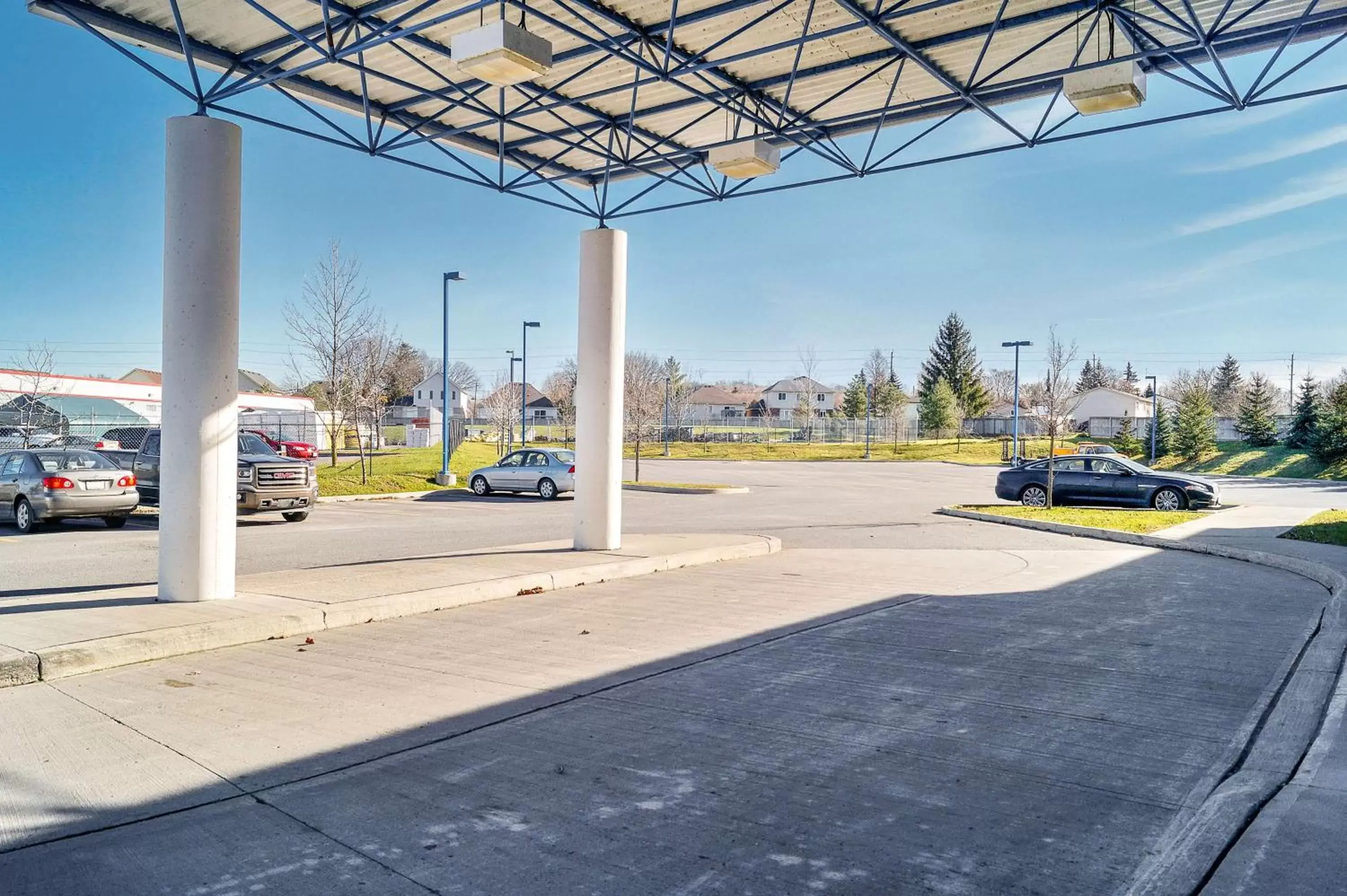 Property building in Motel 6-Peterborough, ON Property building in Motel 6-Peterborough, ON