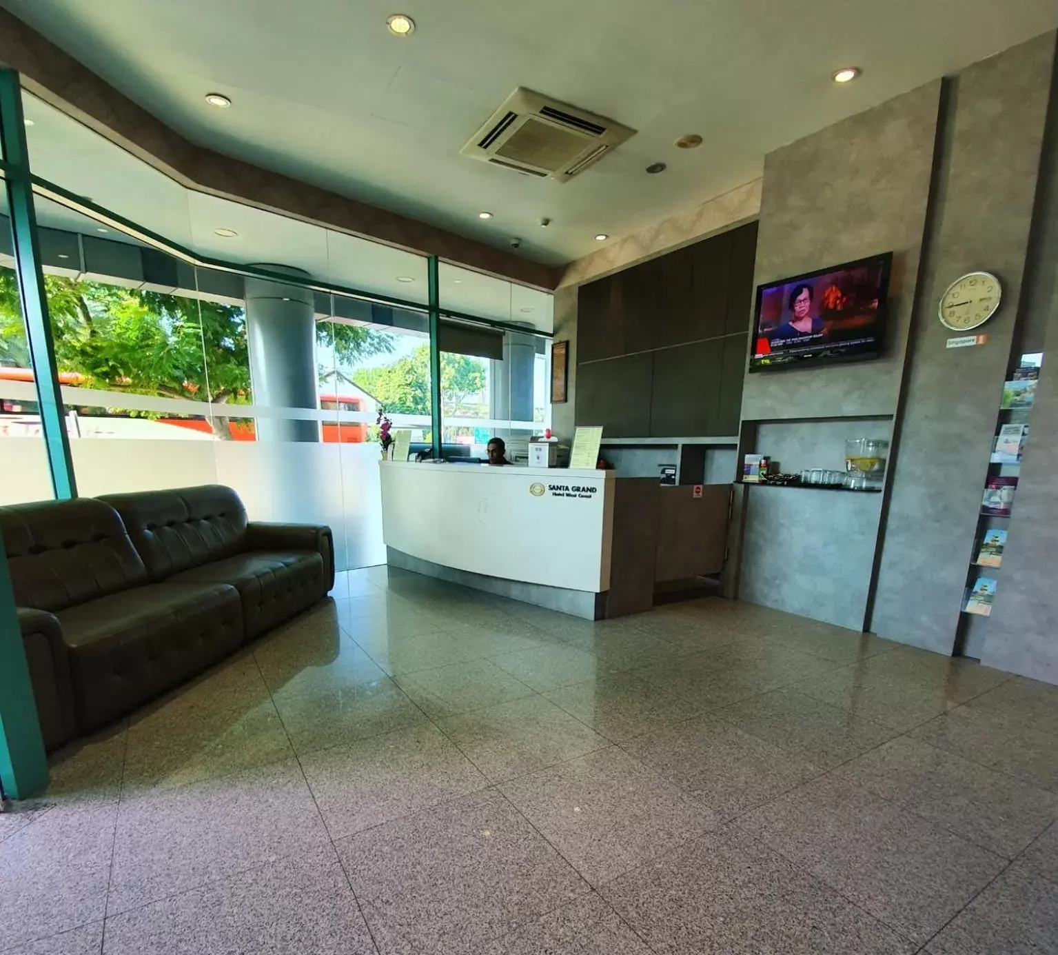 Seating area, Lobby/Reception in The Quay Hotel West Coast