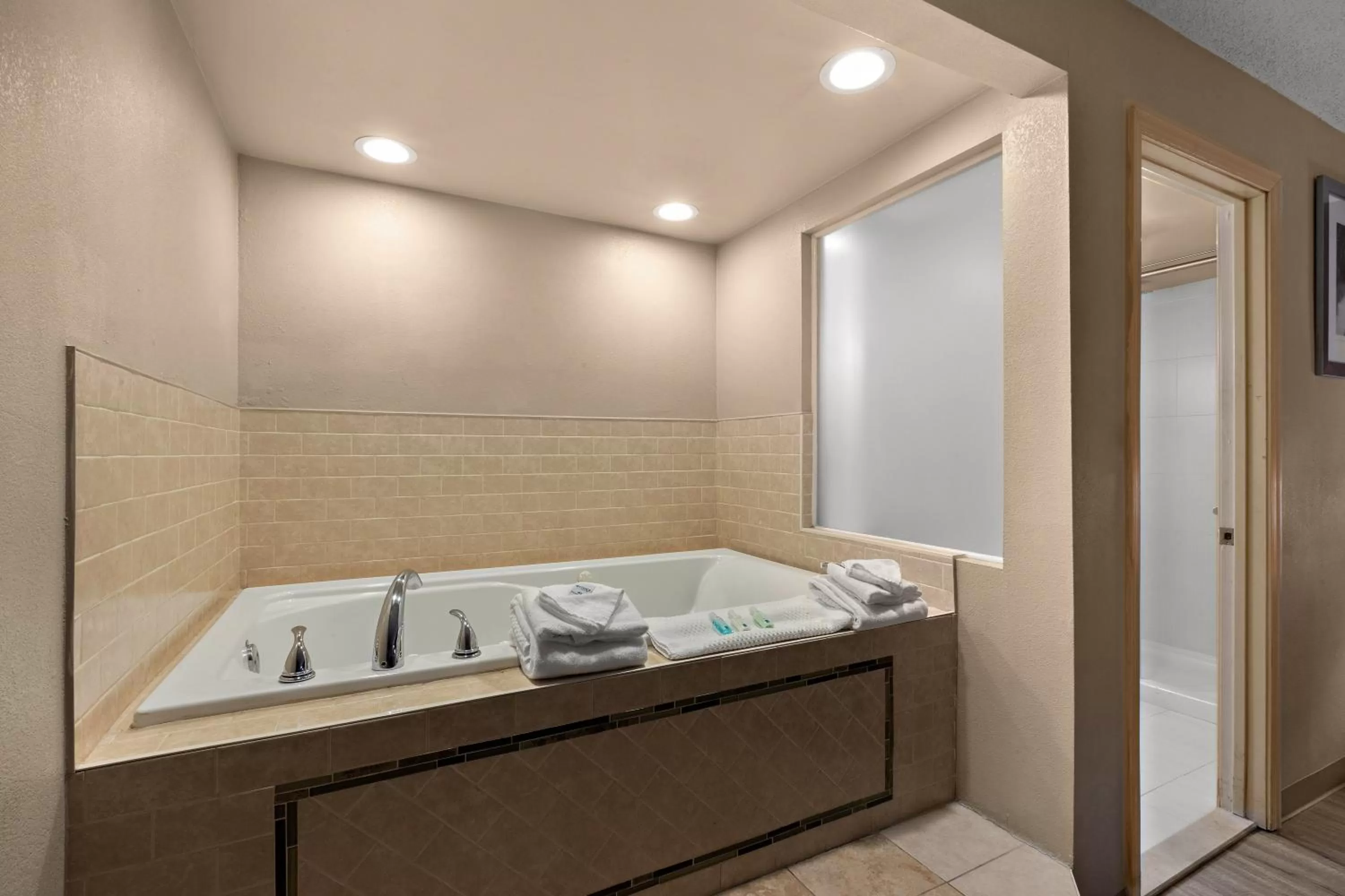 Hot Tub in Quality Inn Wayne - Fairfield Area