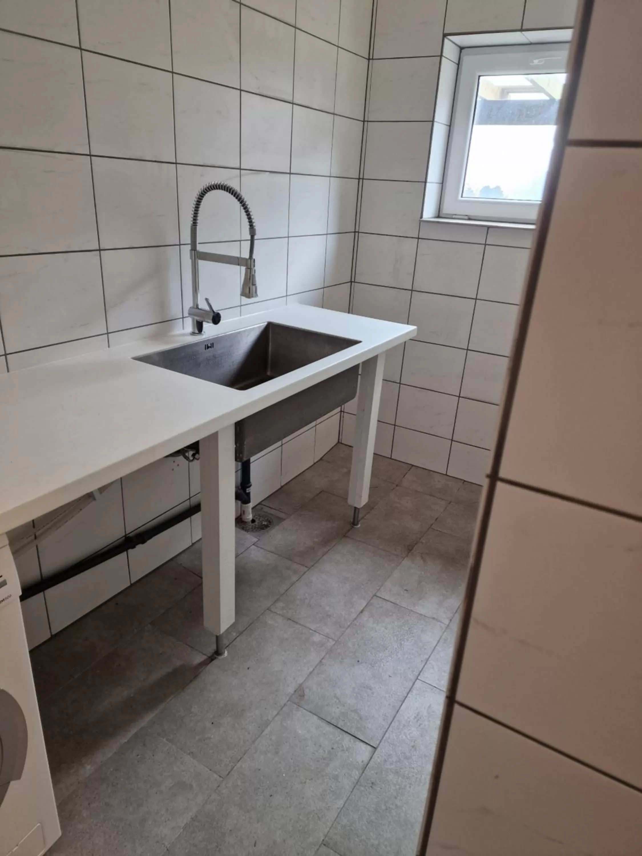 Brufjell Hostel & Parking