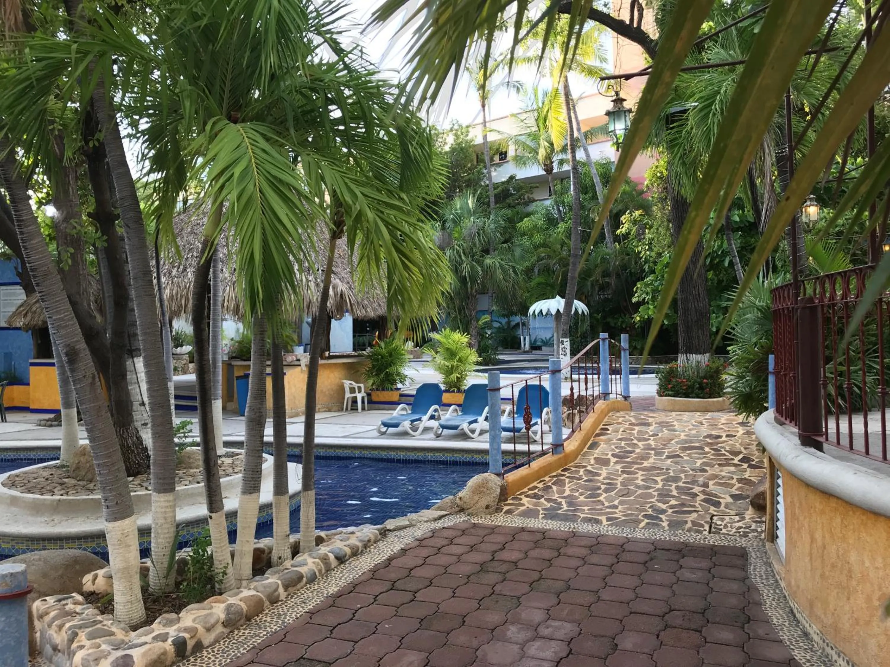 Swimming pool in Hotel Club del Sol Acapulco by NG Hoteles