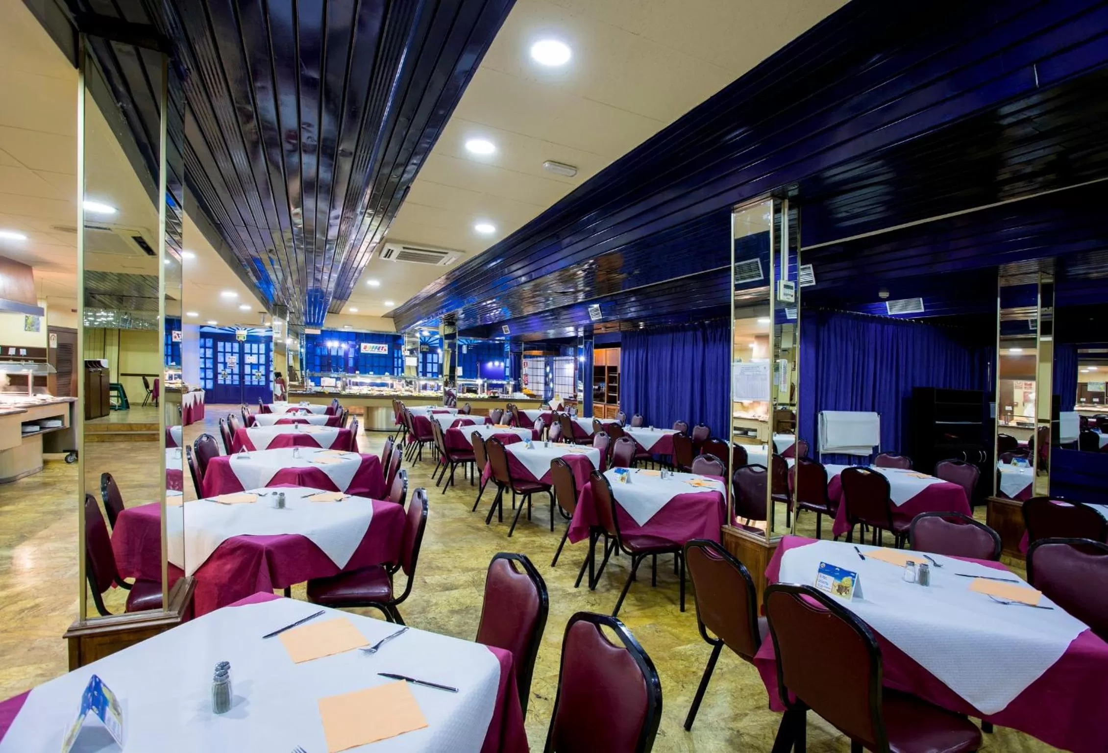 Restaurant/places to eat in Magic Cristal Park