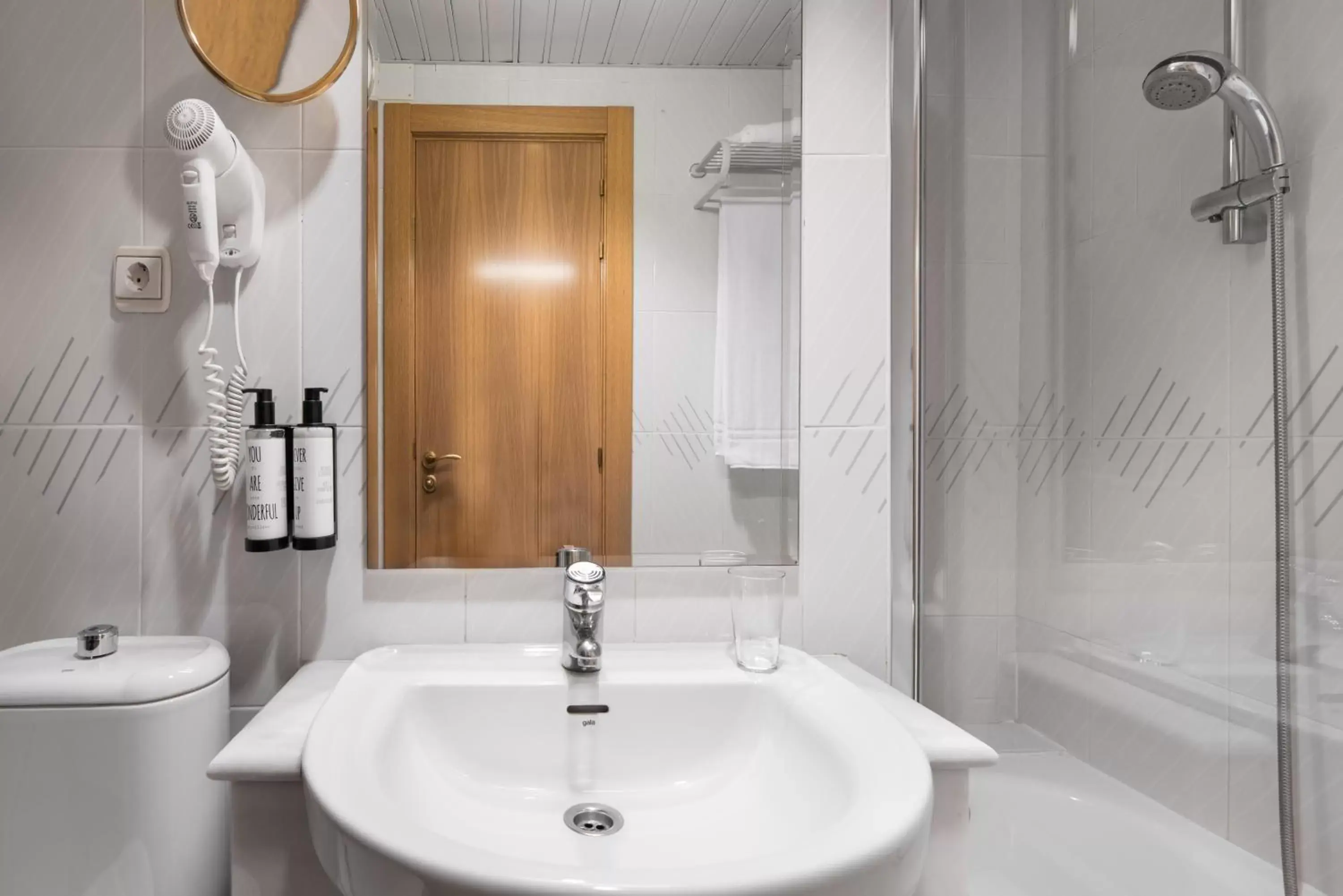 Single Room in Crisol Almirante Bonifaz Single Room in Crisol Almirante Bonifaz