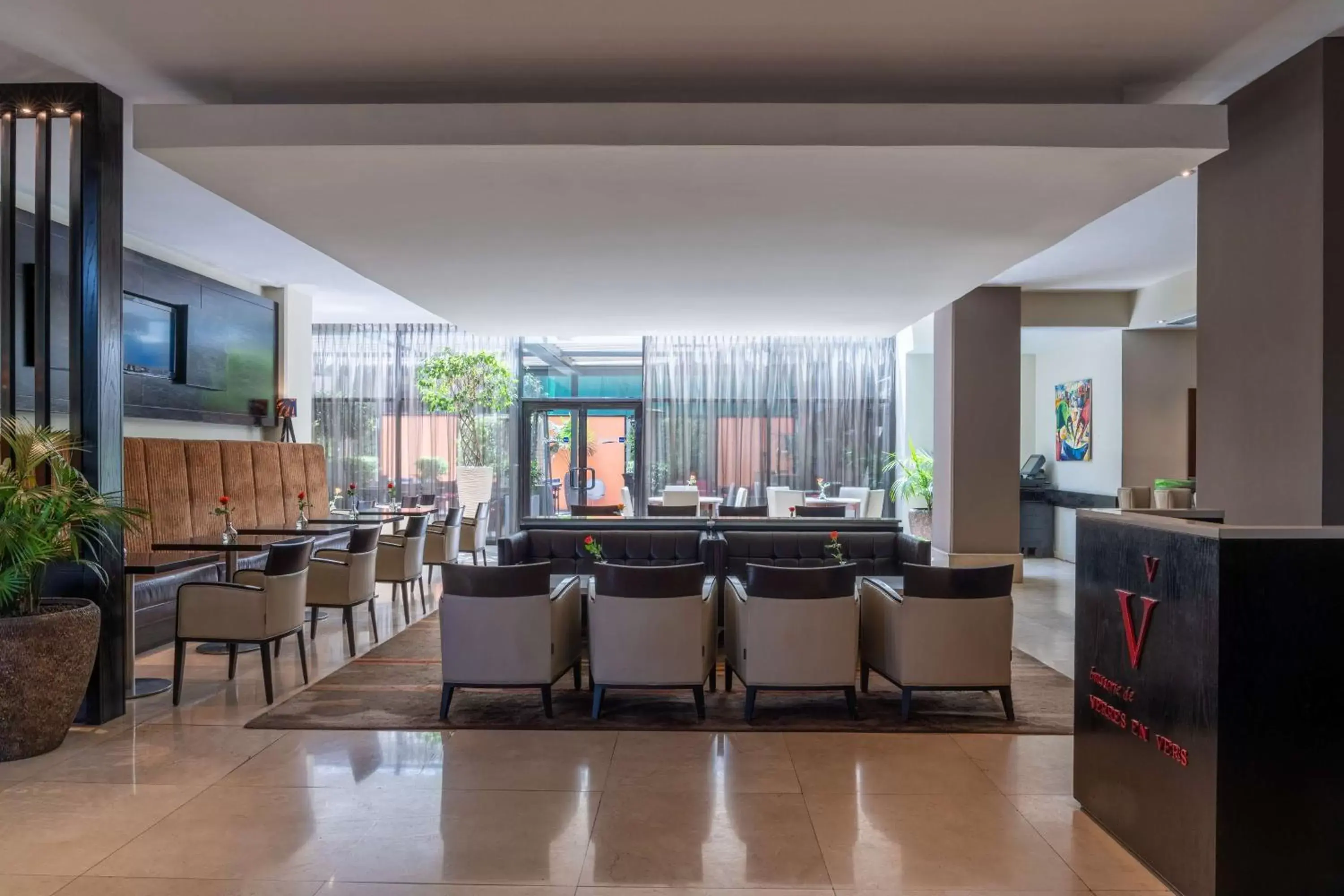 Lounge or bar, Restaurant/Places to Eat in Radisson Blu Hotel, Addis Ababa