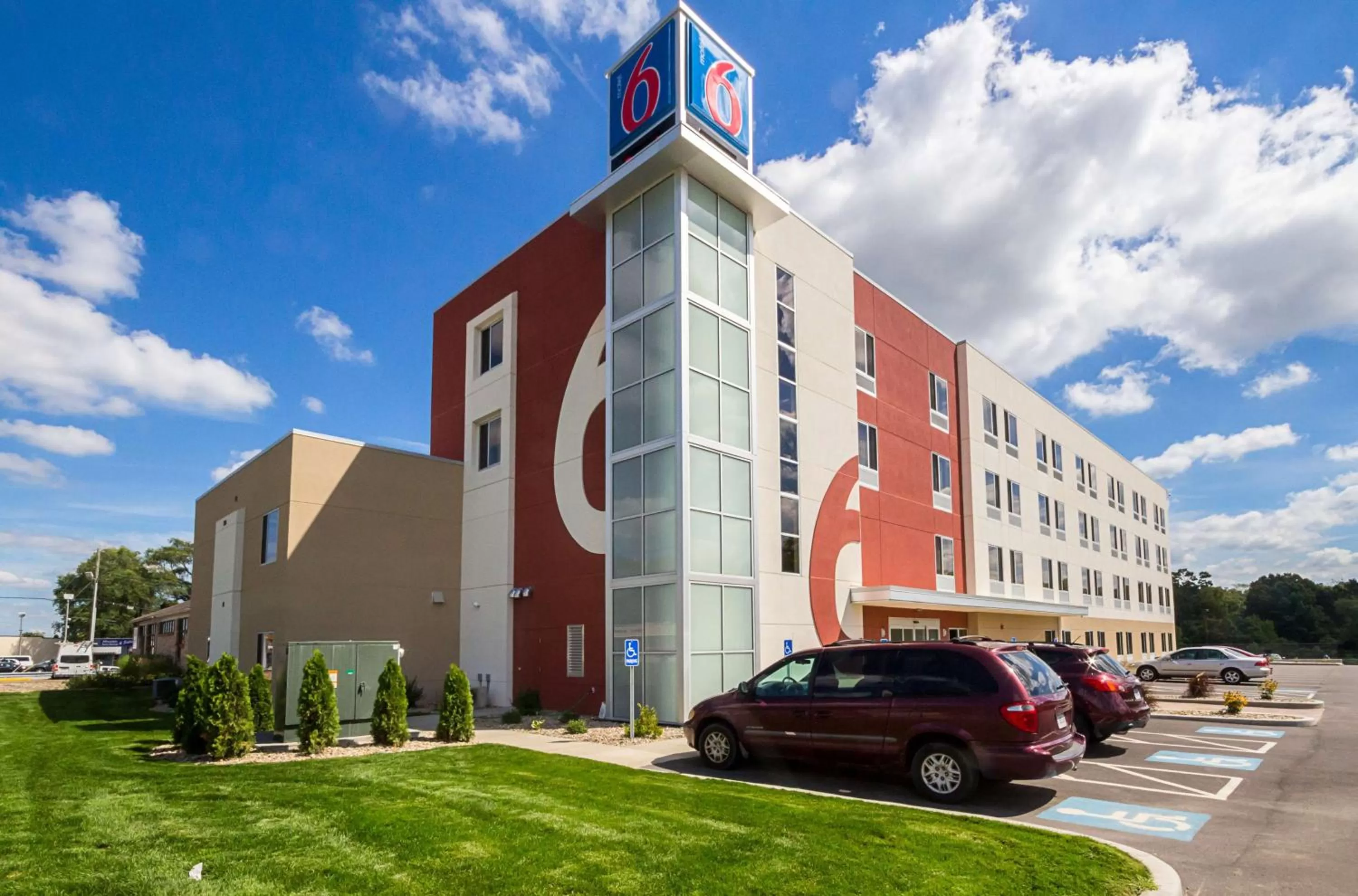 Property building in Motel 6-South Bend, IN - Mishawaka
