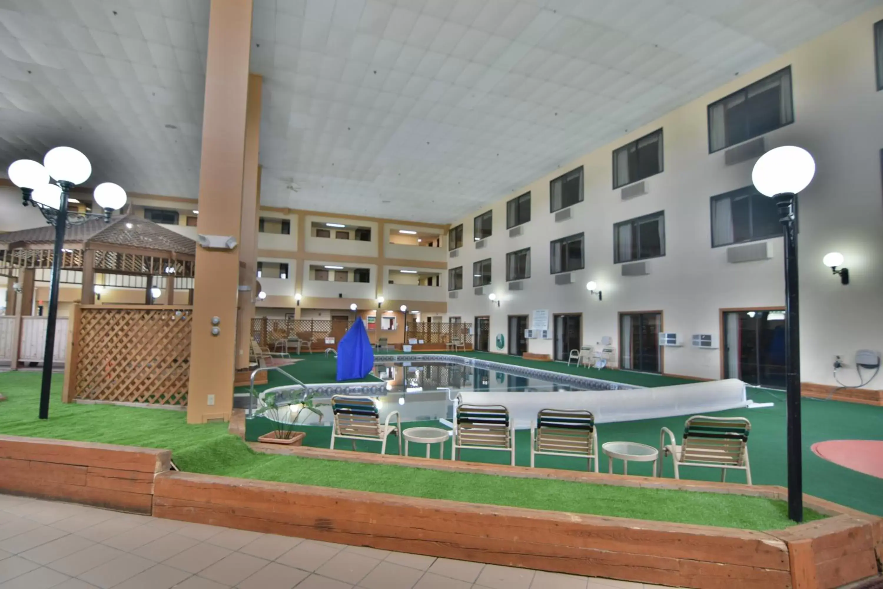 Area and facilities, Swimming Pool in Katahdin Inn & Suites