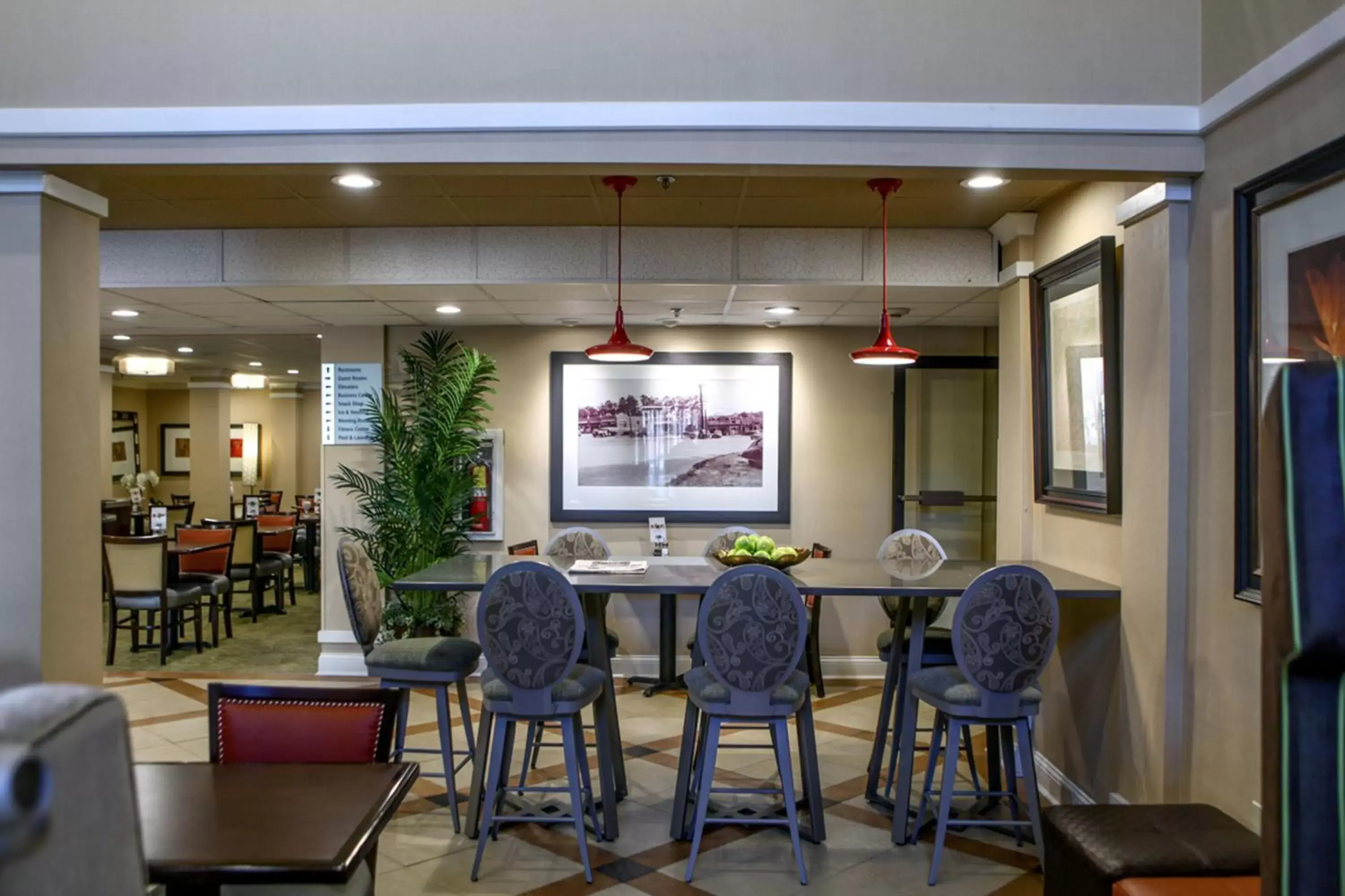 Breakfast, Restaurant/Places to Eat in Holiday Inn Express Hotel & Suites - Atlanta/Emory University Area, an IHG Hotel