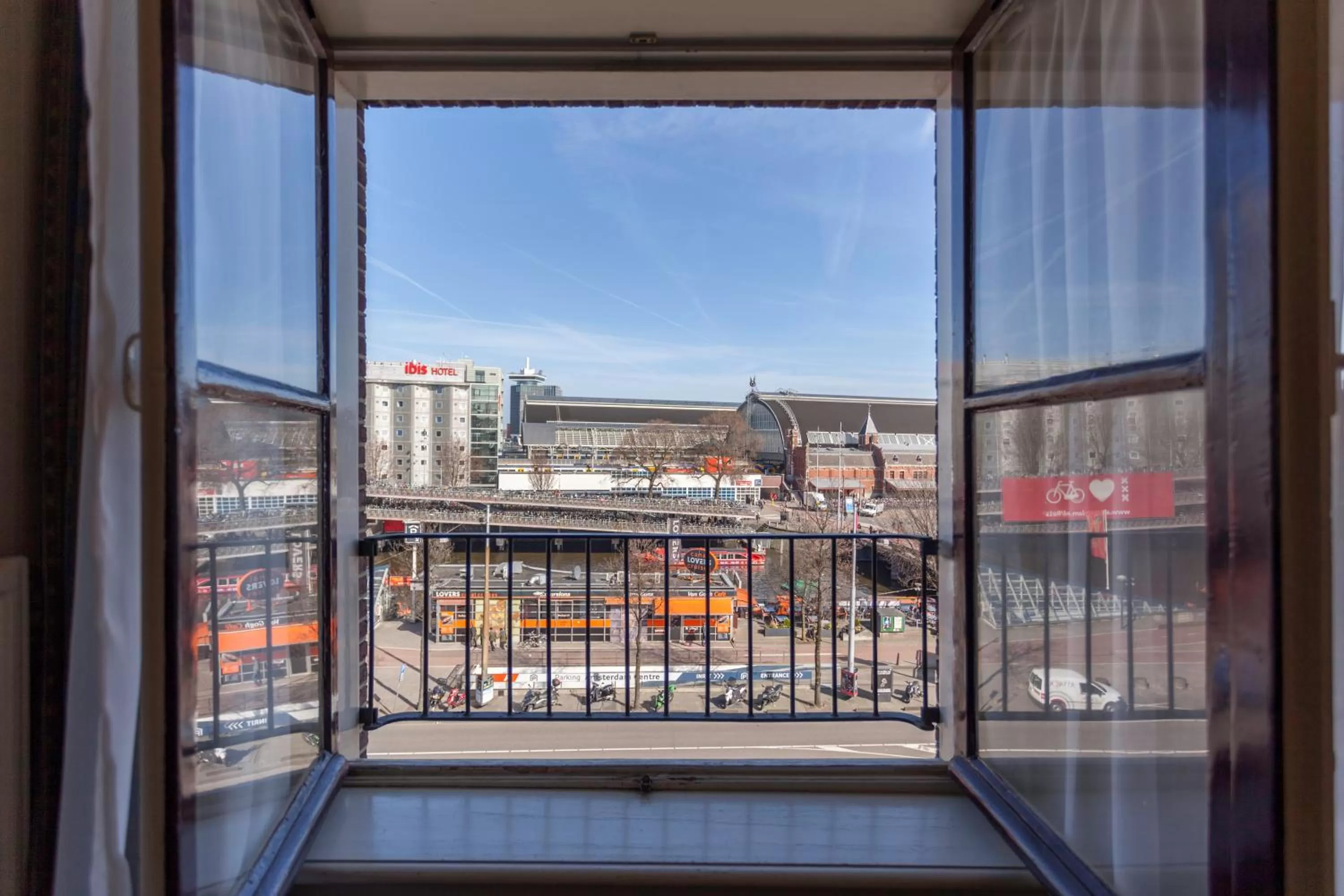 Day in A-Train Hotel