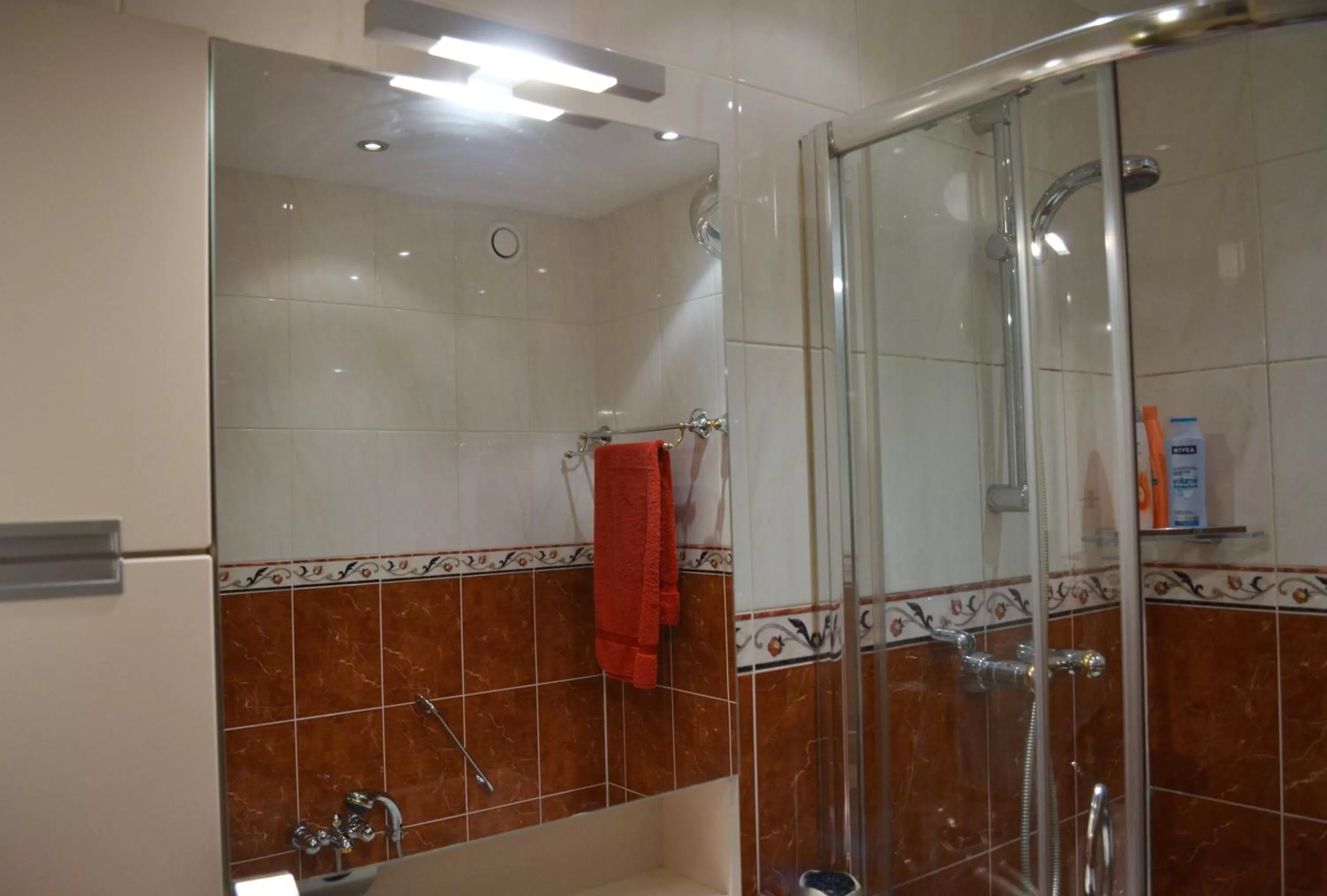 Bathroom in Weena House