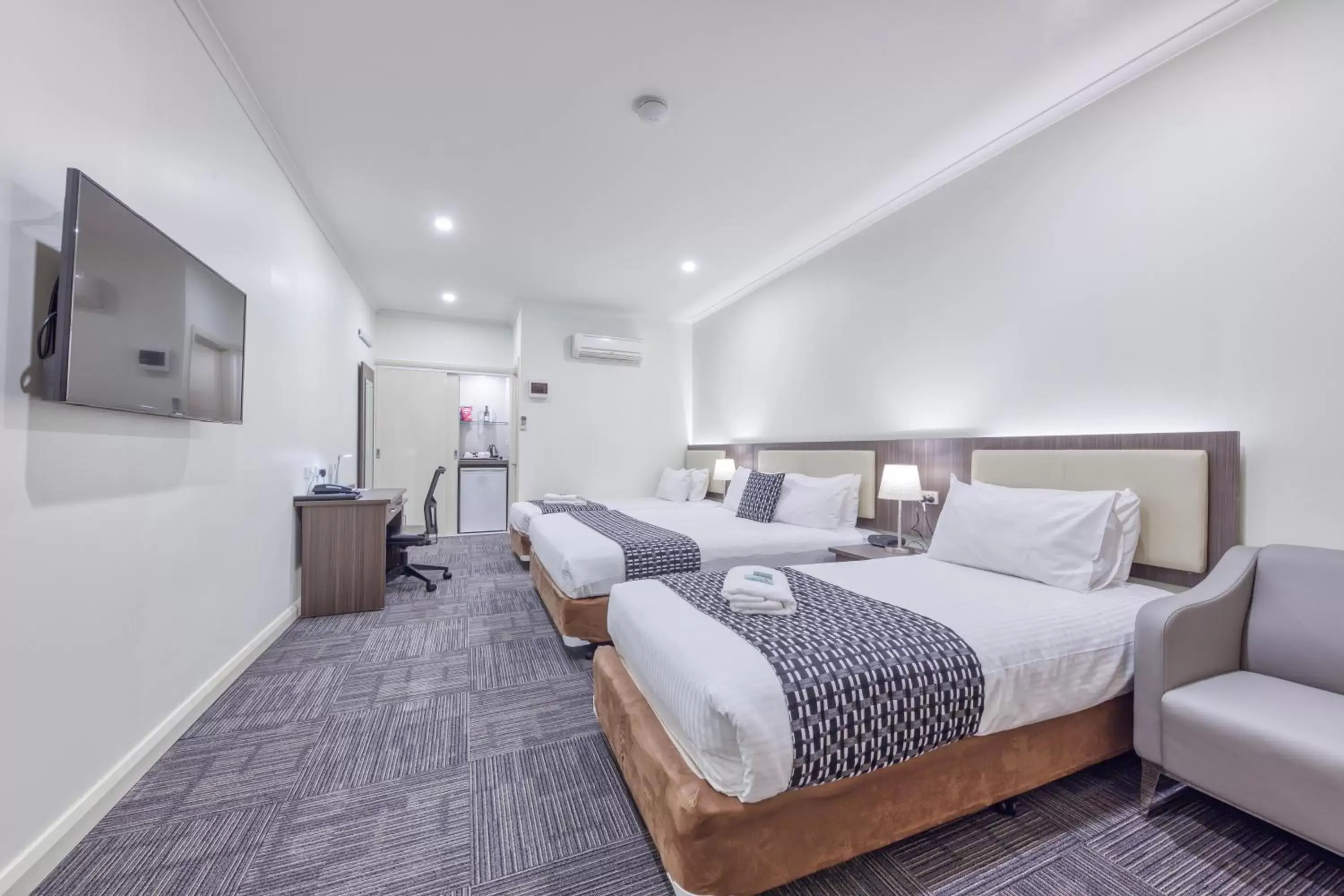 Photo of the whole room, Bed in Best Western Melbourne Airport