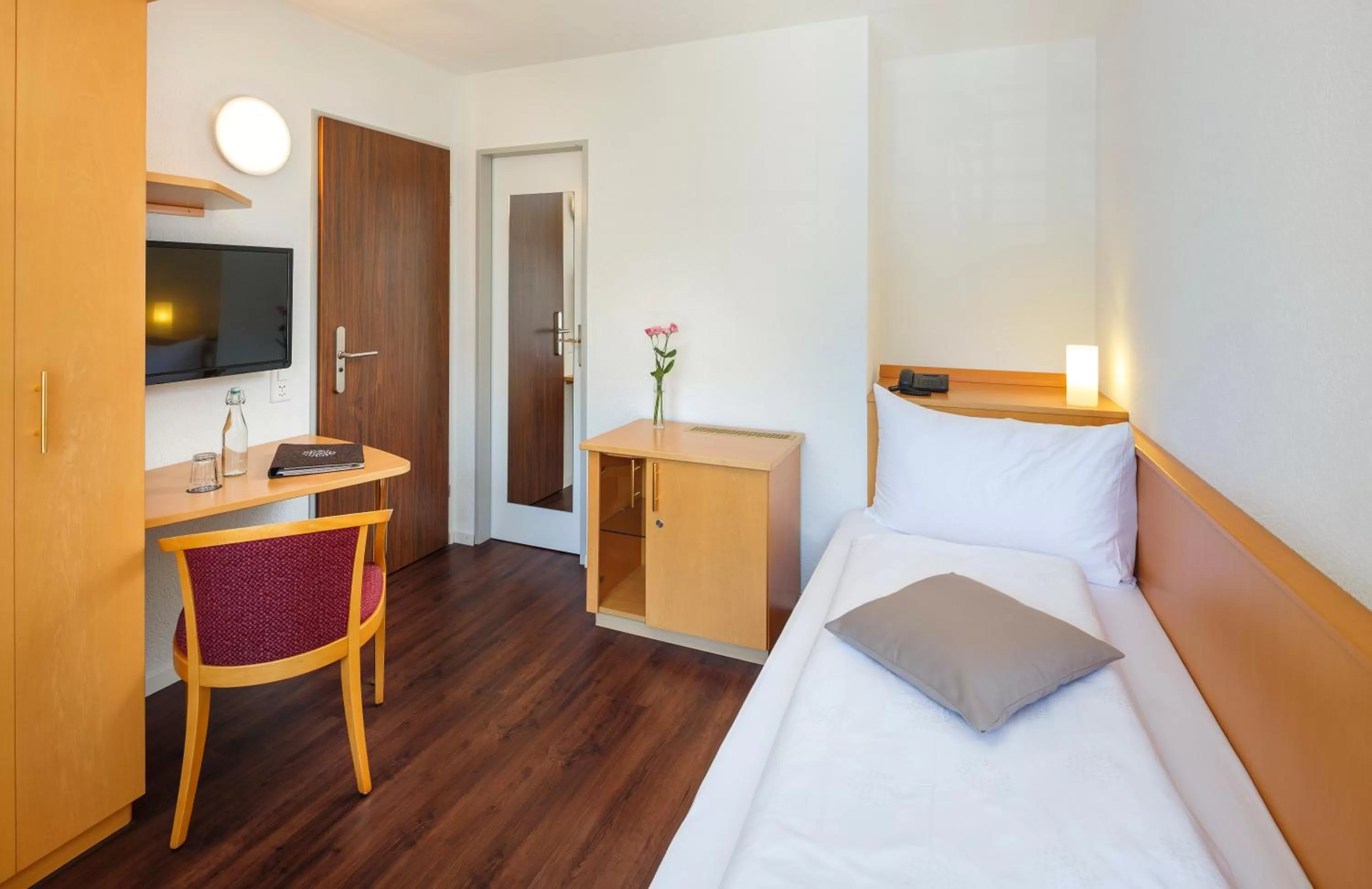 Photo of the whole room, Bed in Seerausch Swiss Quality Hotel