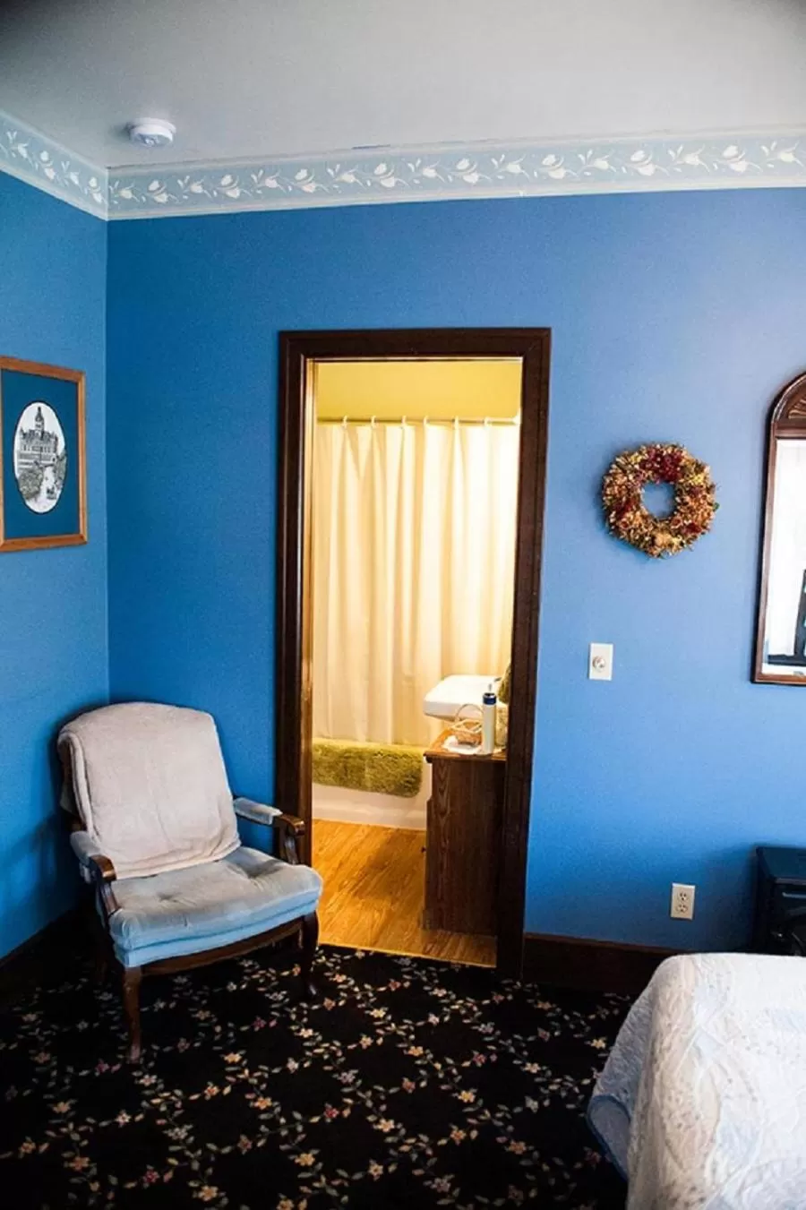 Seating Area in Anchorage Inn B&B