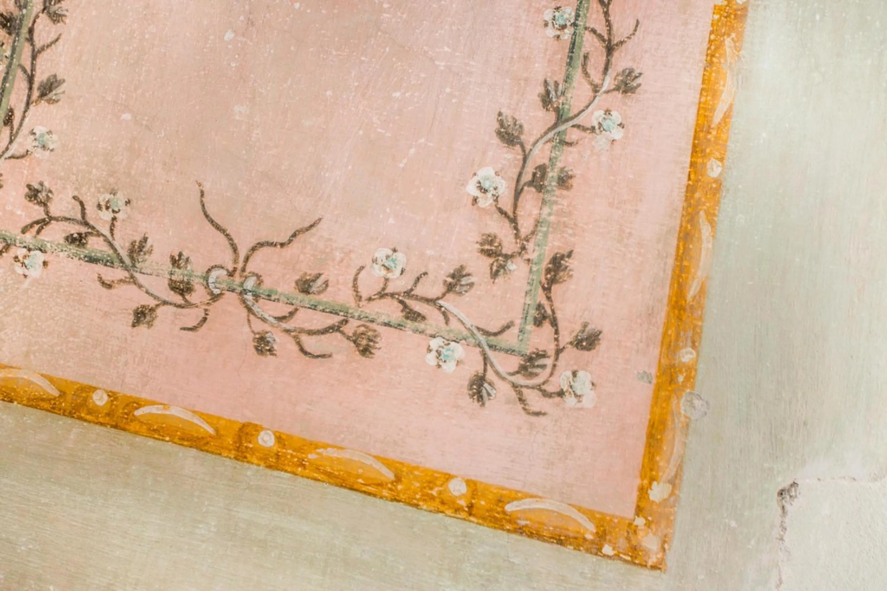 Decorative detail in Hotel Villa Sermolli