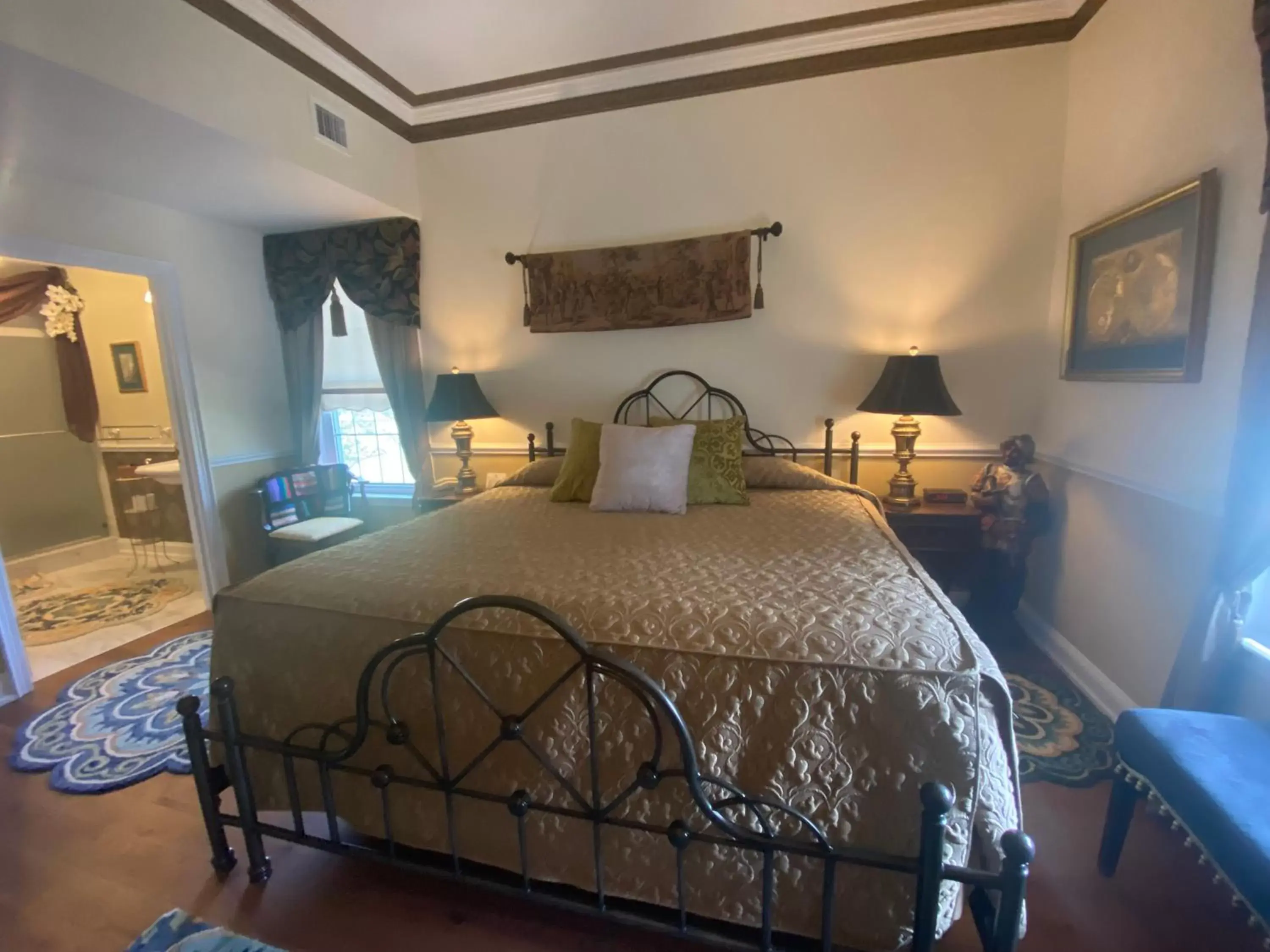 Bed in The Cypress Inn