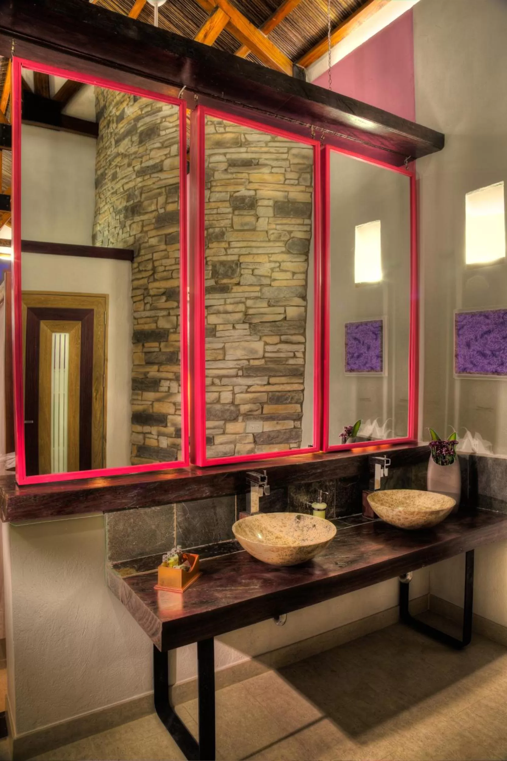 Bathroom in Casa de Leda, a Kali Hotel