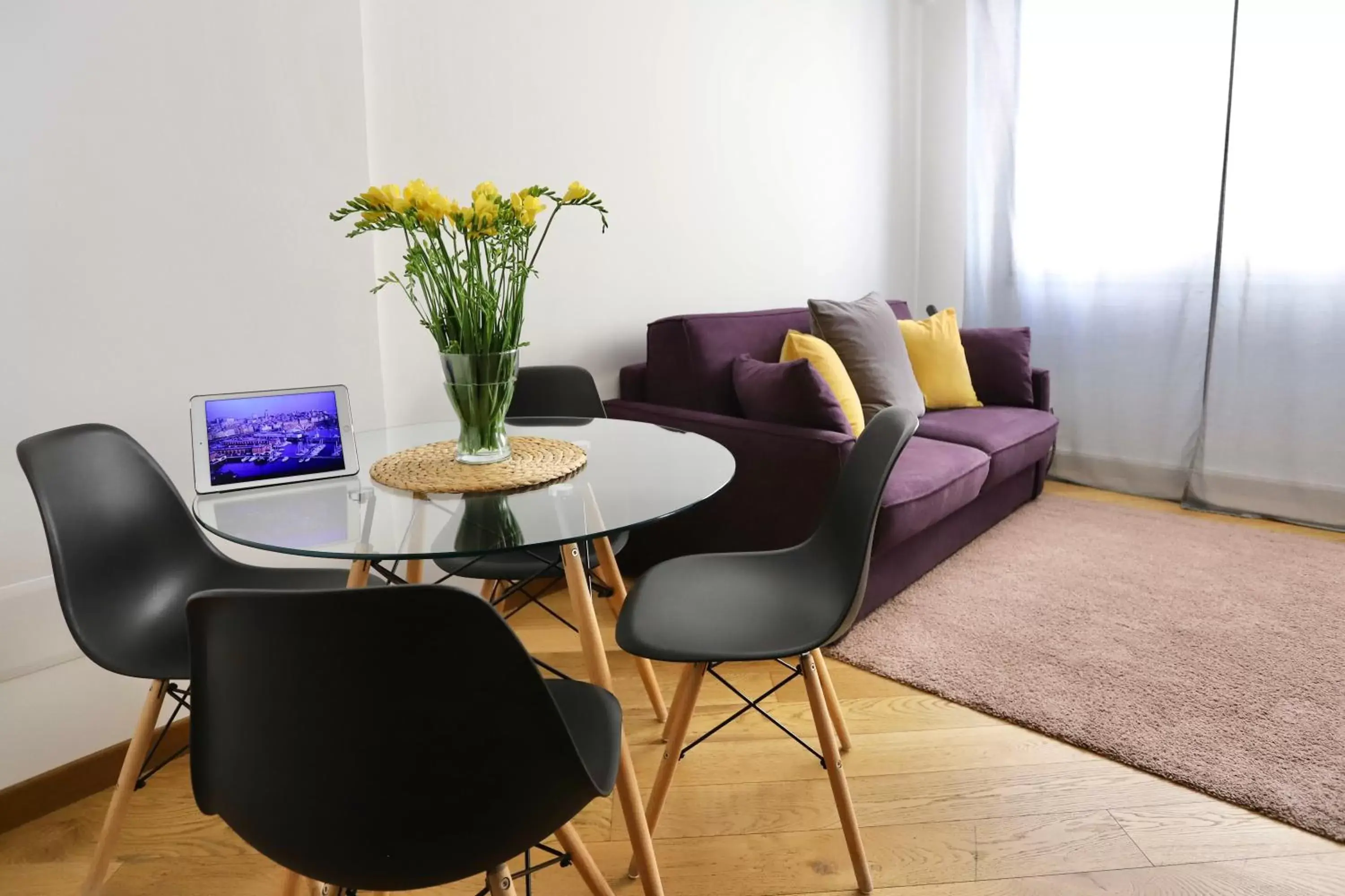 Living room, Seating Area in Palazzina B - Contemporary Studio