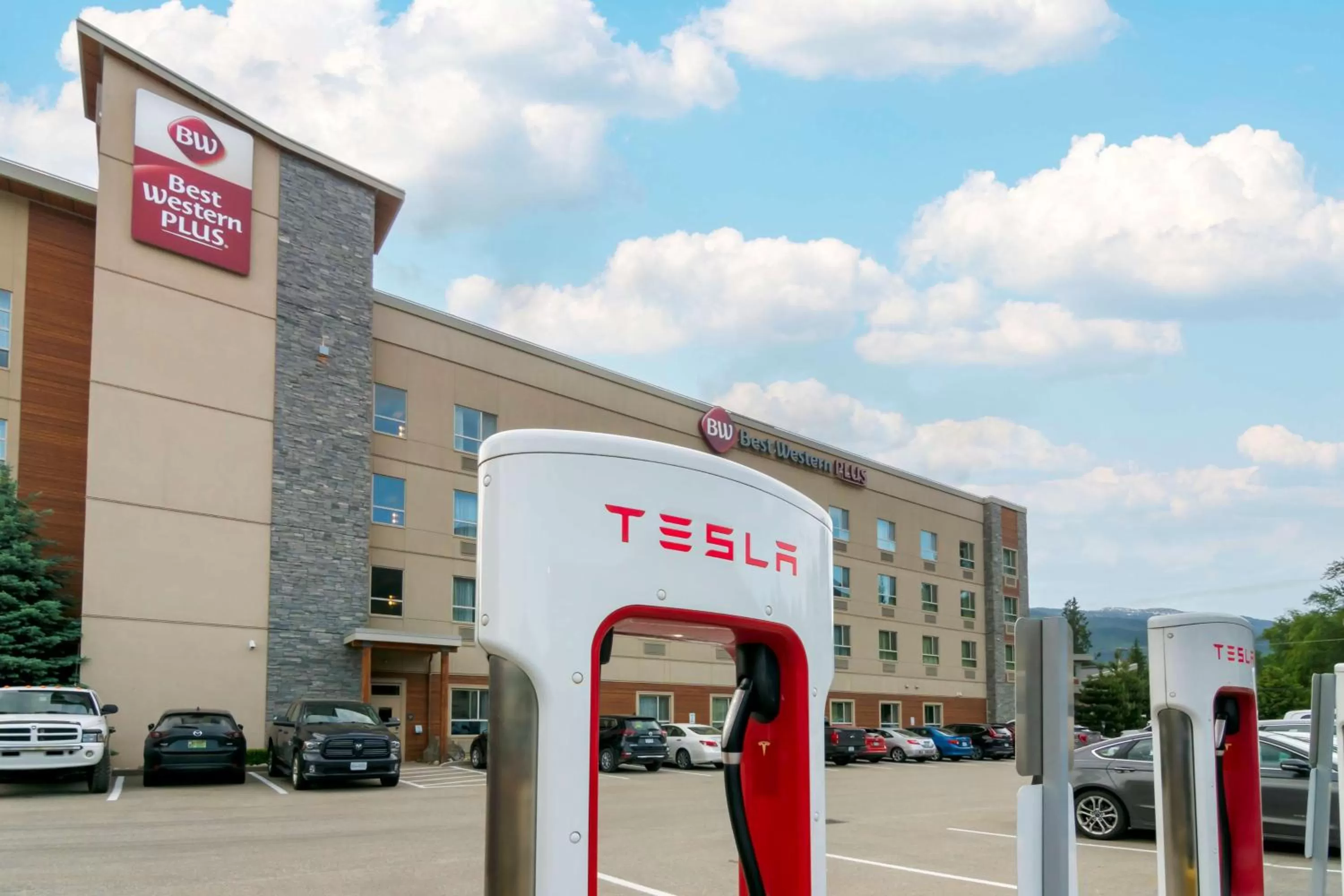 Property building in Best Western Plus Revelstoke