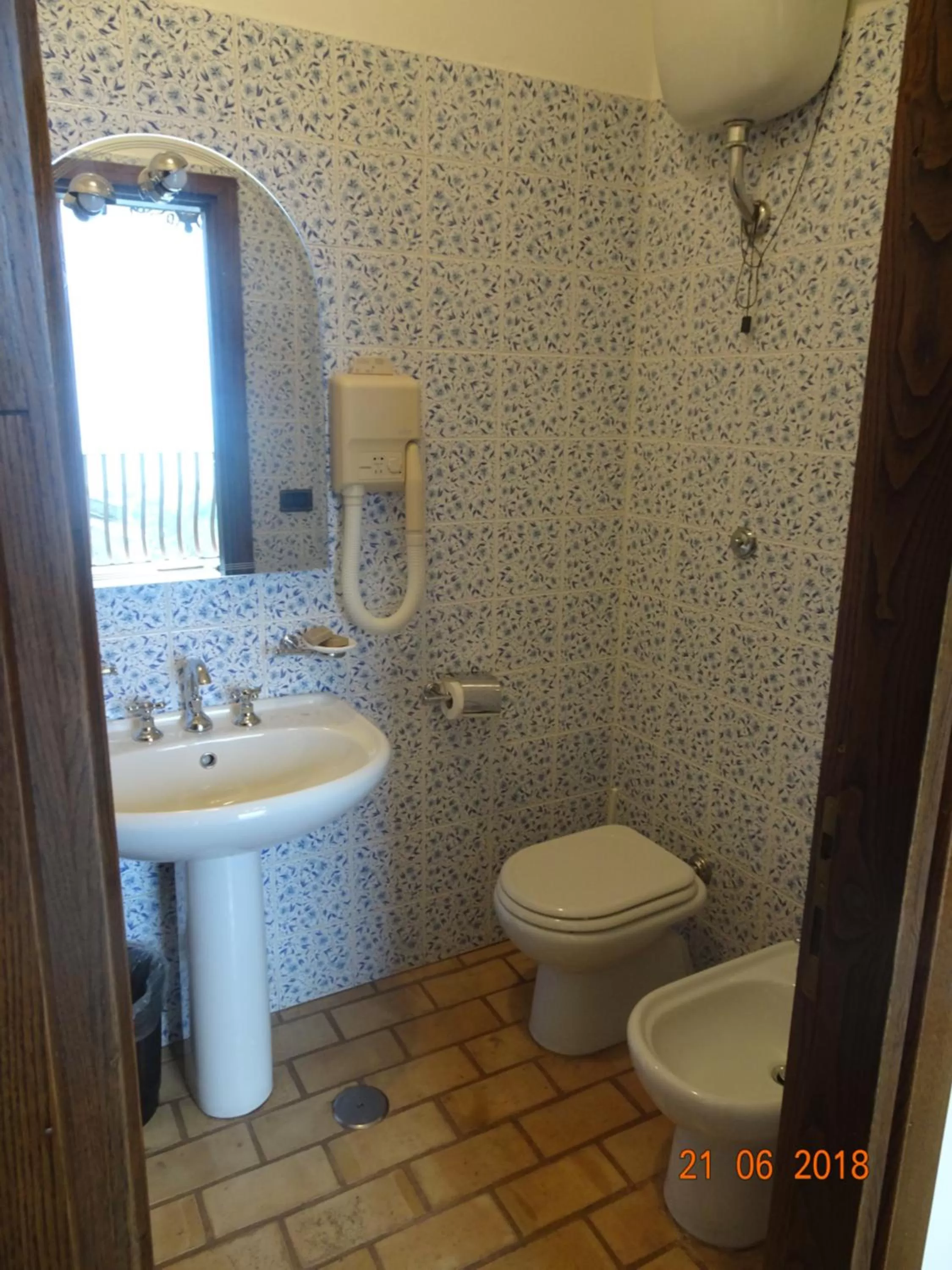 Toilet in Castello di Altomonte