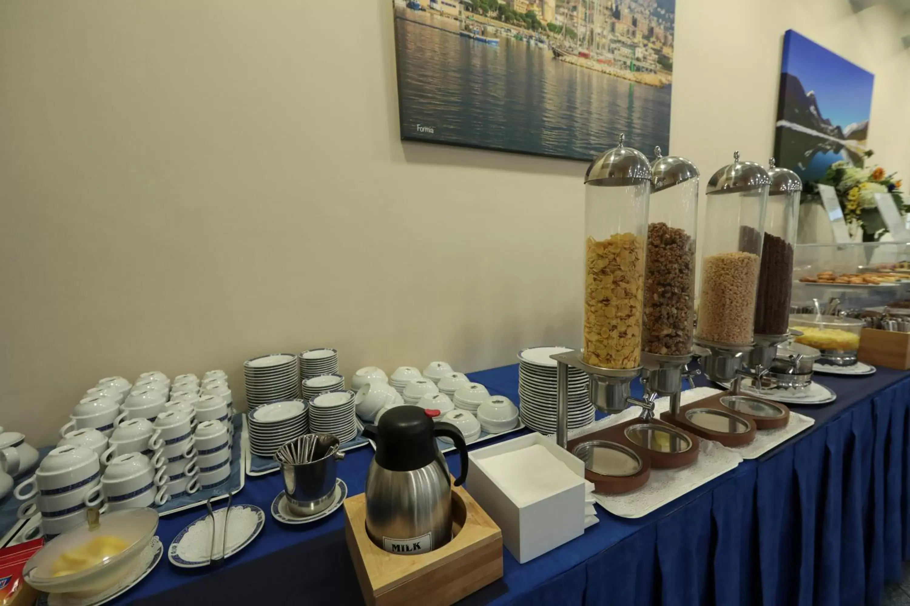 Coffee/tea facilities, Kitchen/Kitchenette in Edra Palace Hotel & Ristorante
