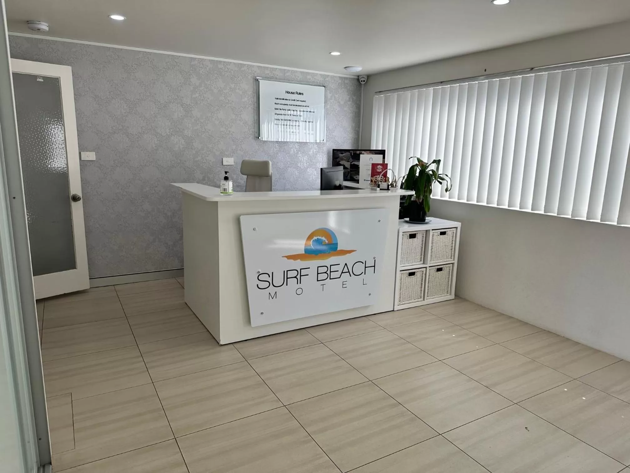Lobby or reception in Surf Beach Motel Port