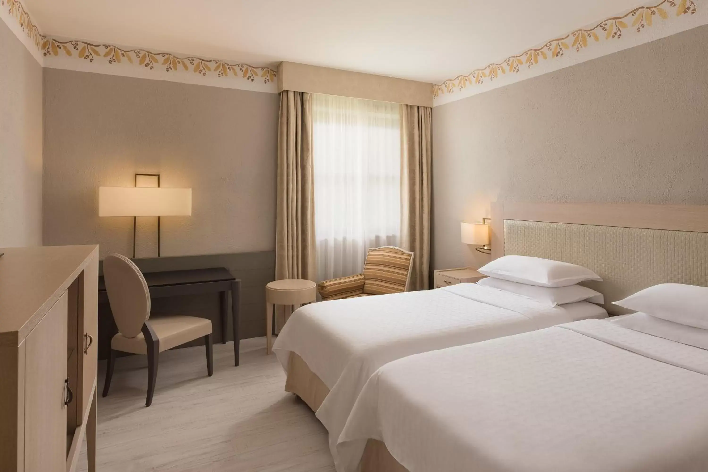Photo of the whole room, Bed in Sheraton Rome Parco de Medici