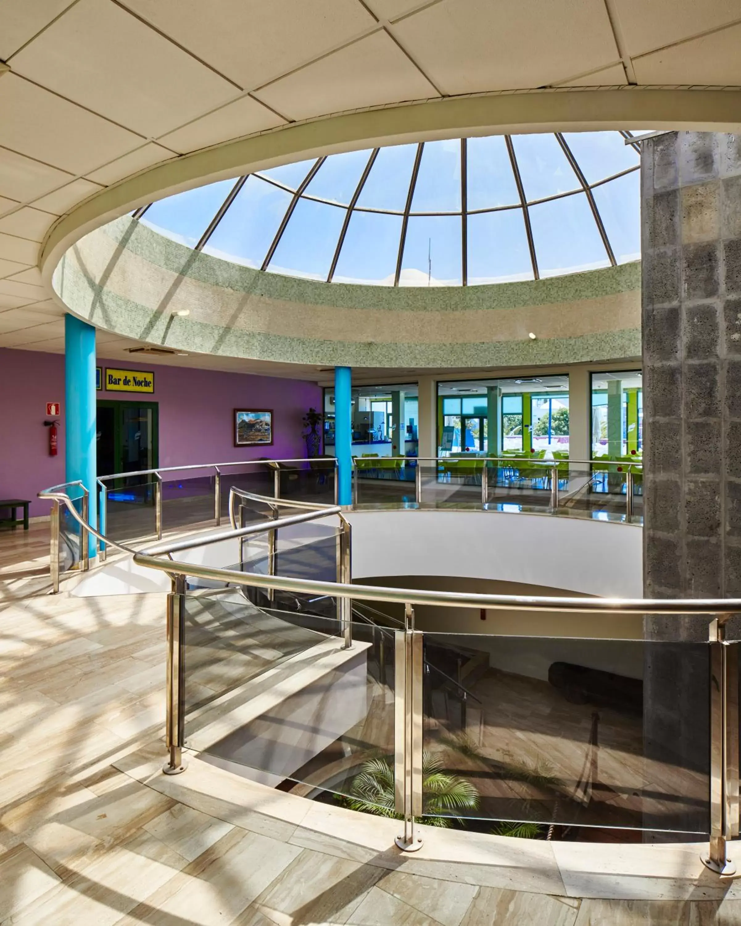 Lobby or reception, Swimming Pool in THB Royal